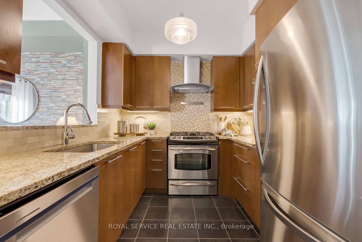 1250 St.Martins Dr, #102