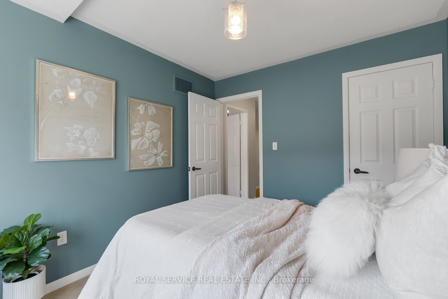 1250 St.Martins Dr, #102