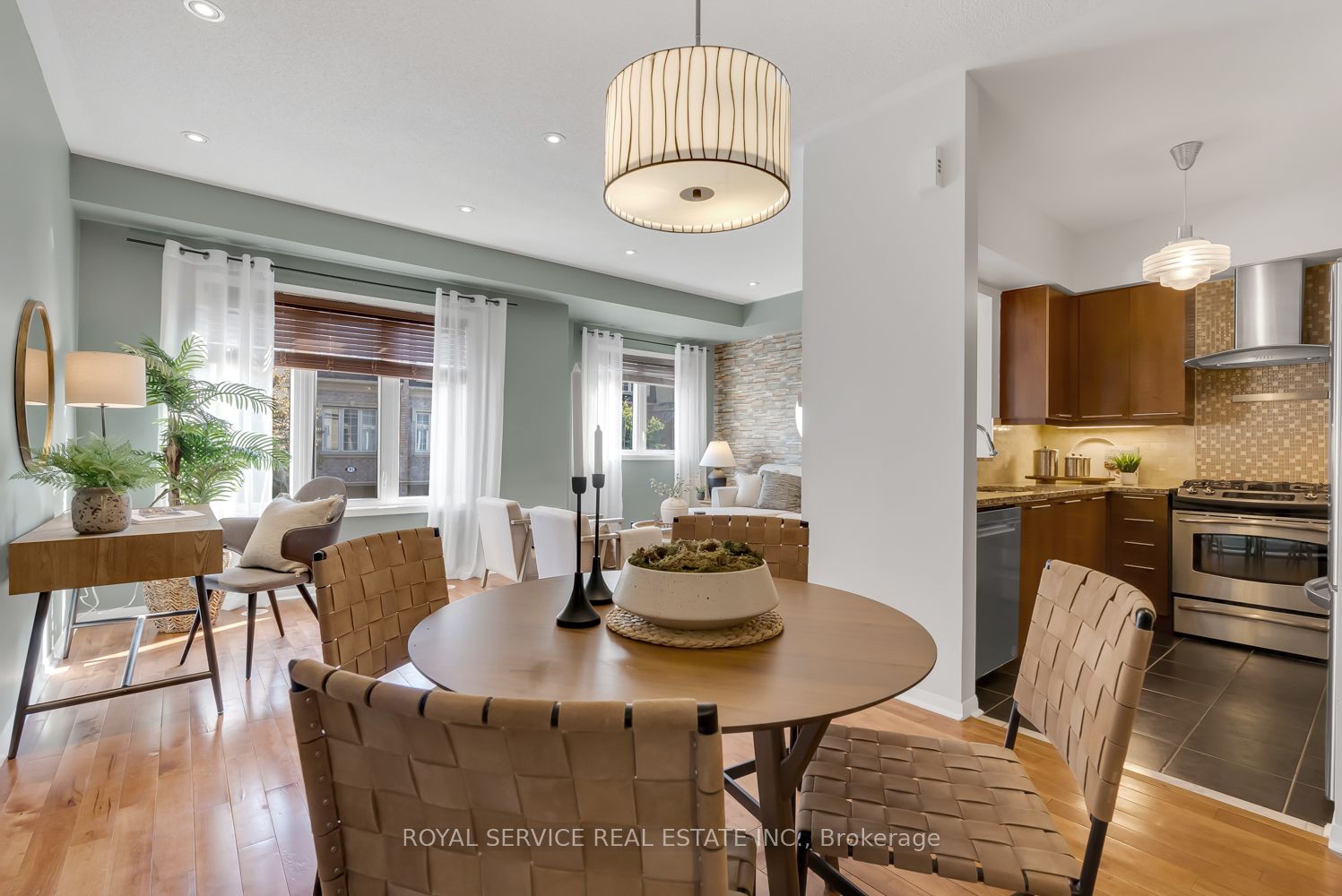 1250 St.Martins Dr, #102