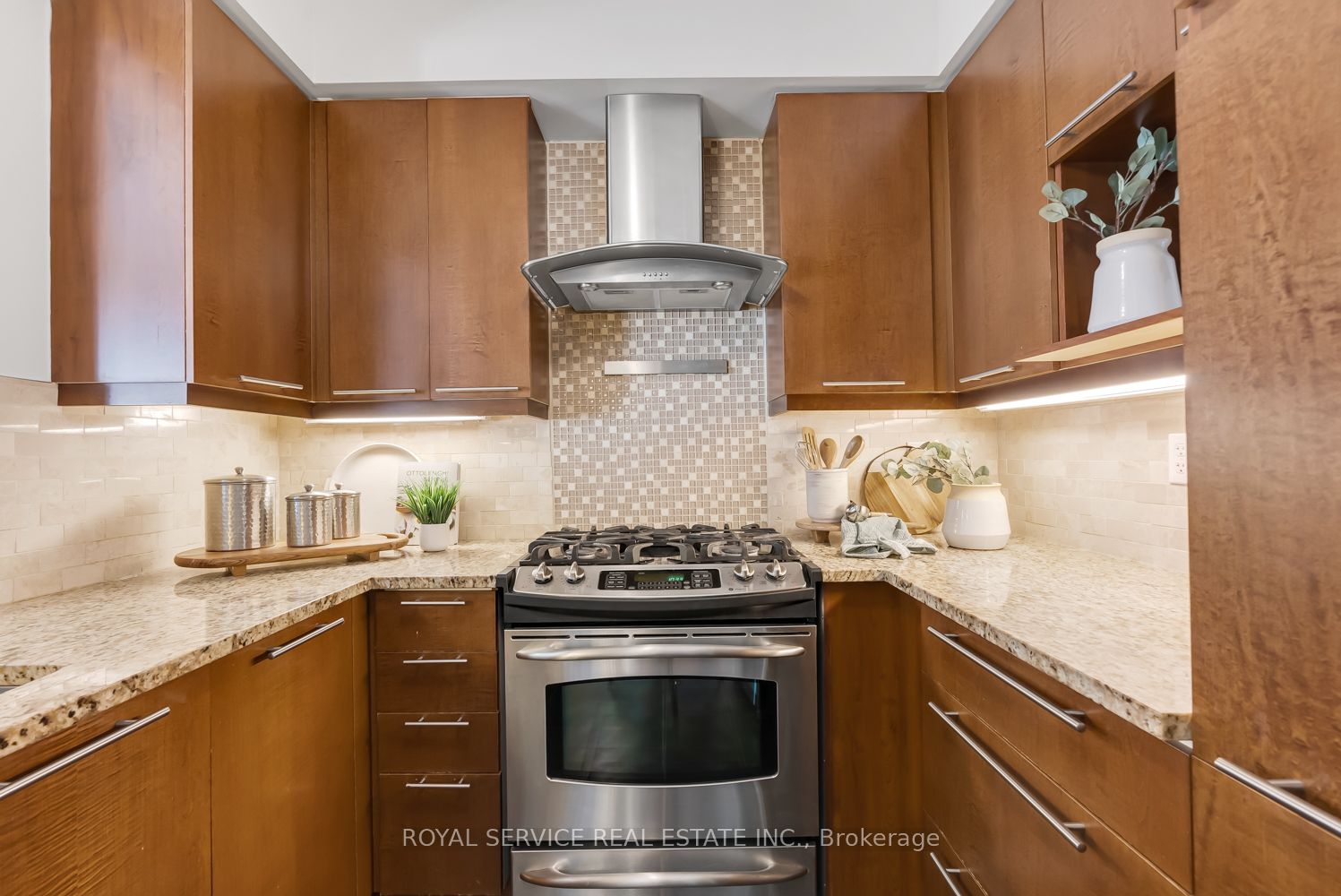 1250 St.Martins Dr, #102