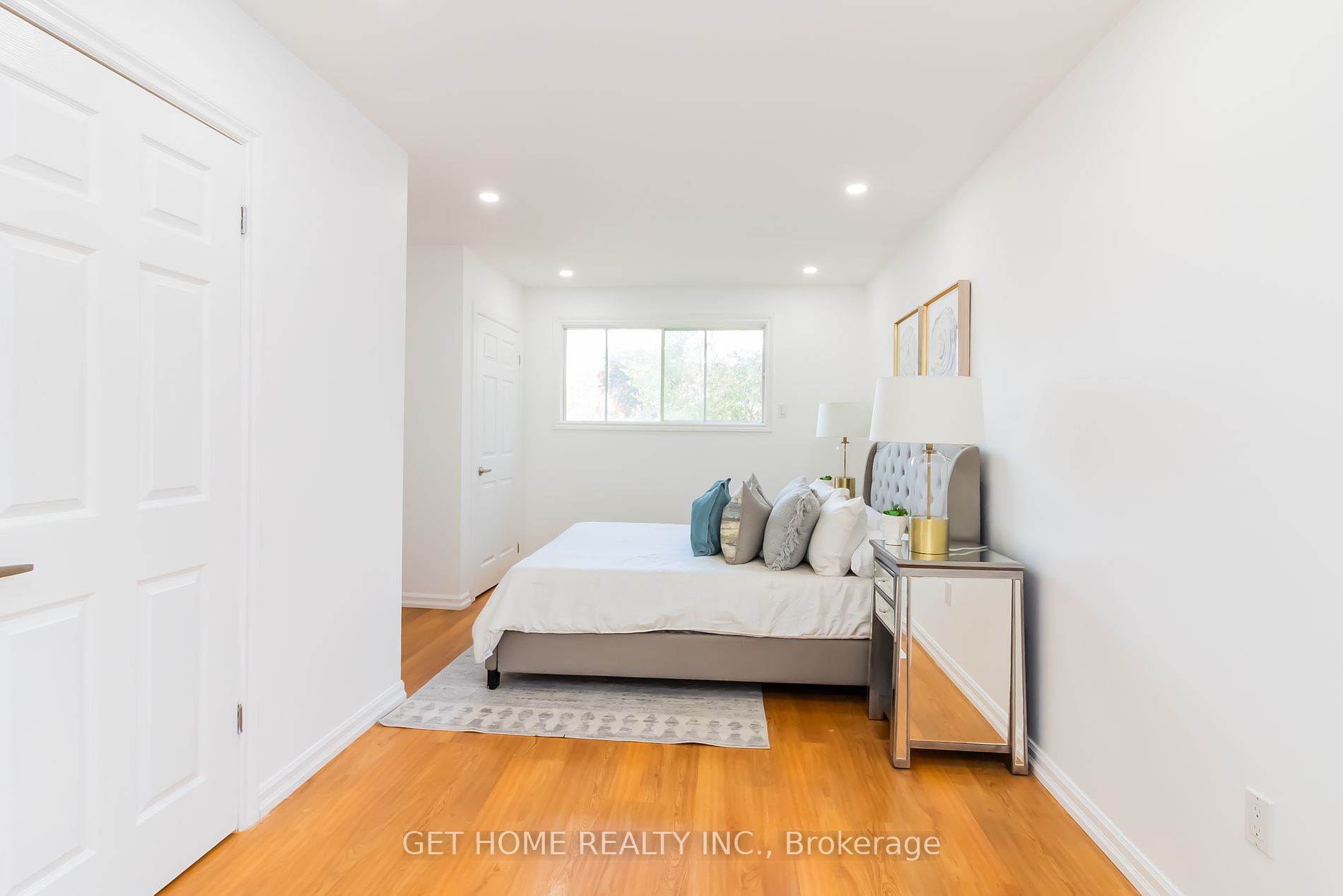 69 Broadlands Crescent