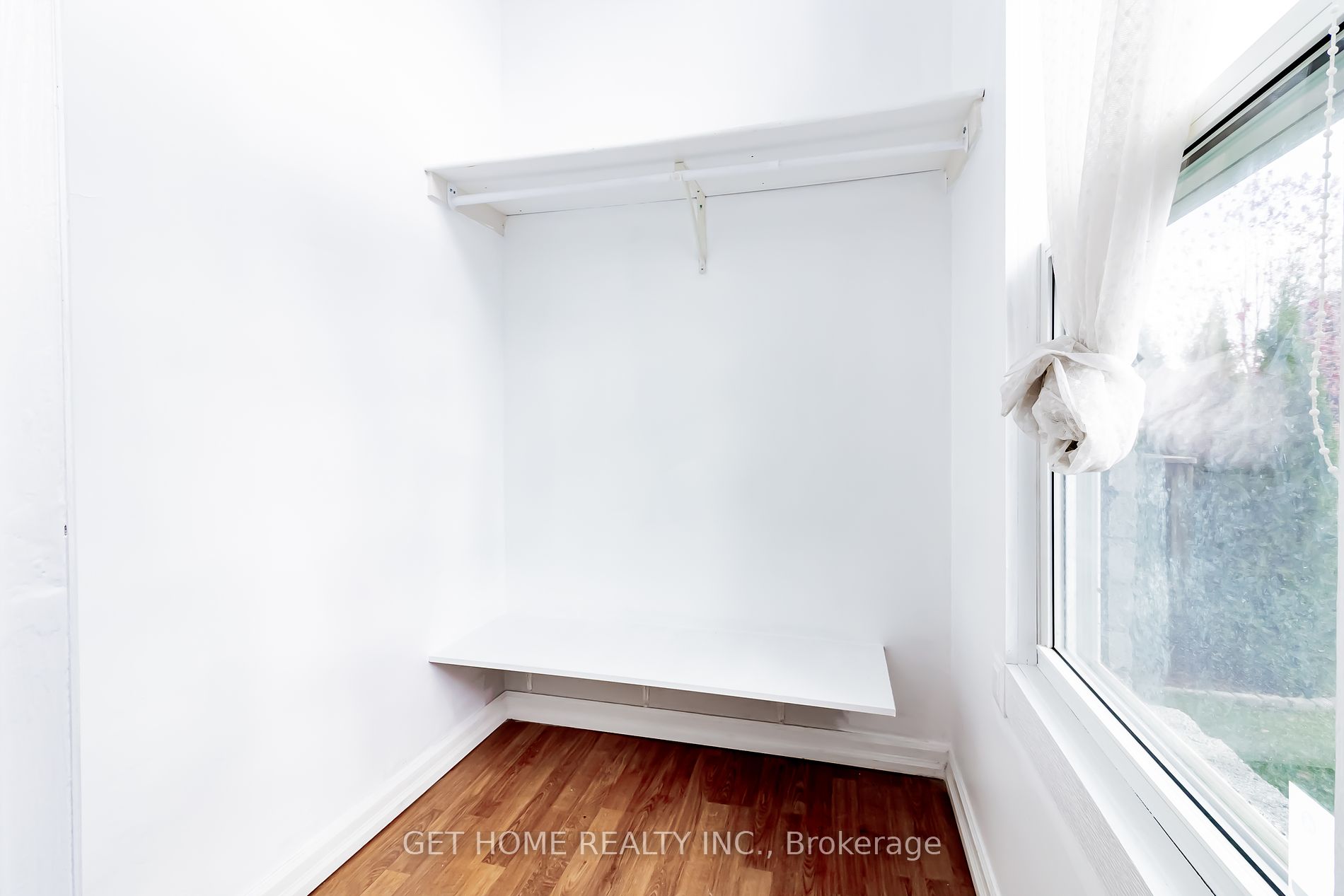 69 Broadlands Crescent
