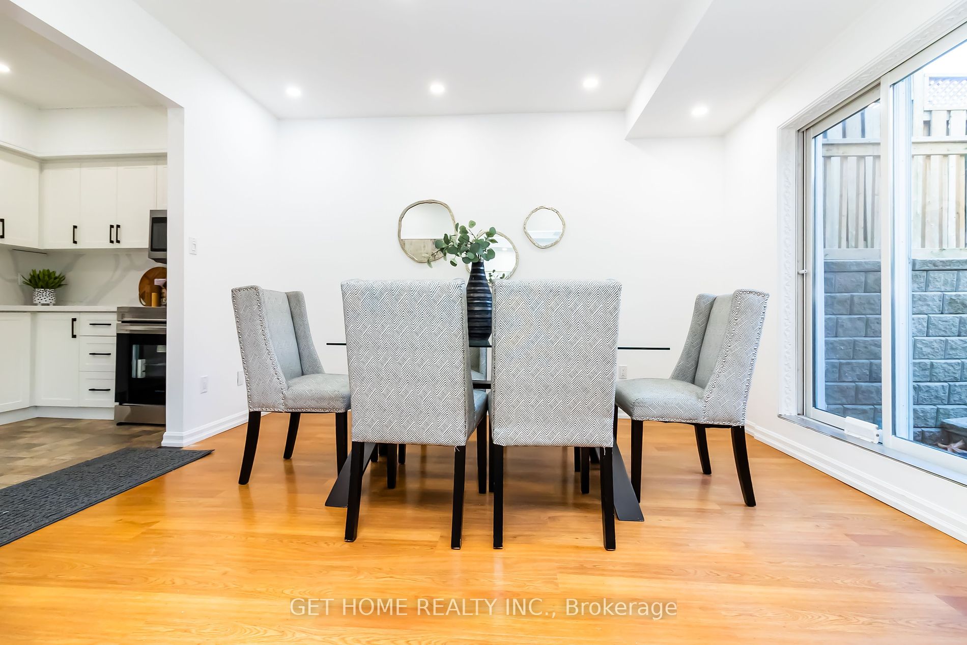 69 Broadlands Crescent