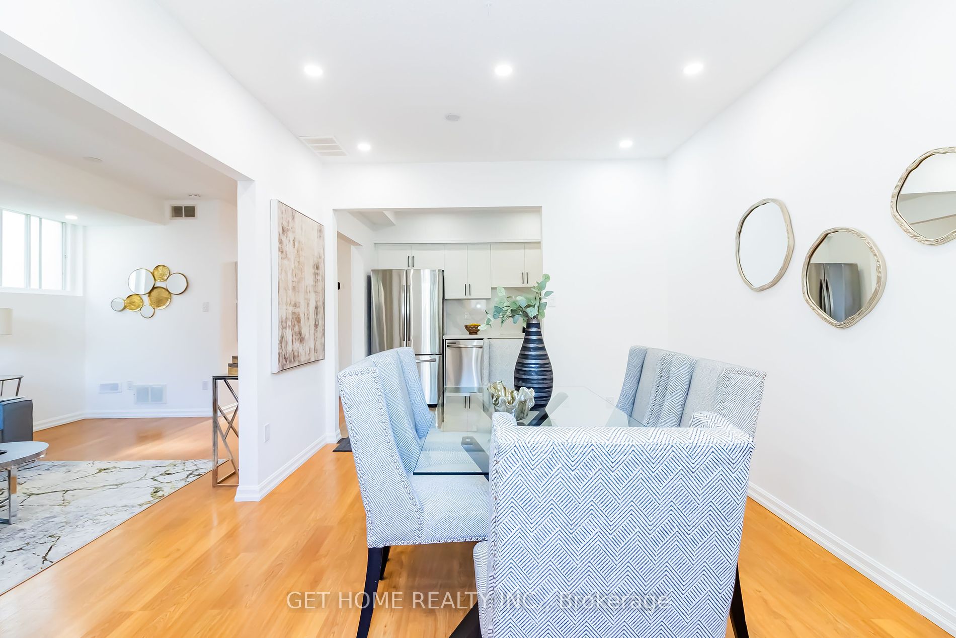 69 Broadlands Crescent