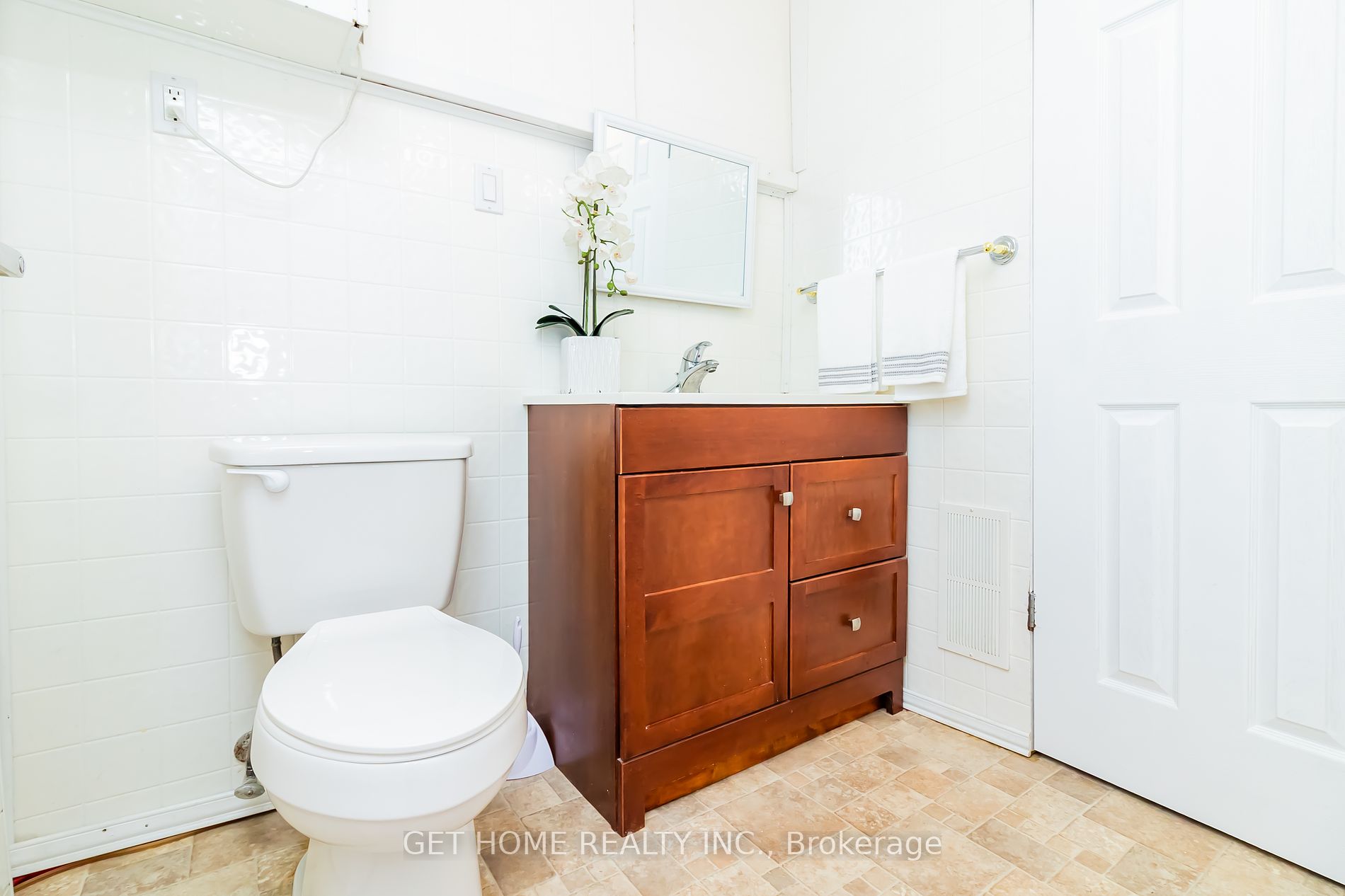 69 Broadlands Crescent