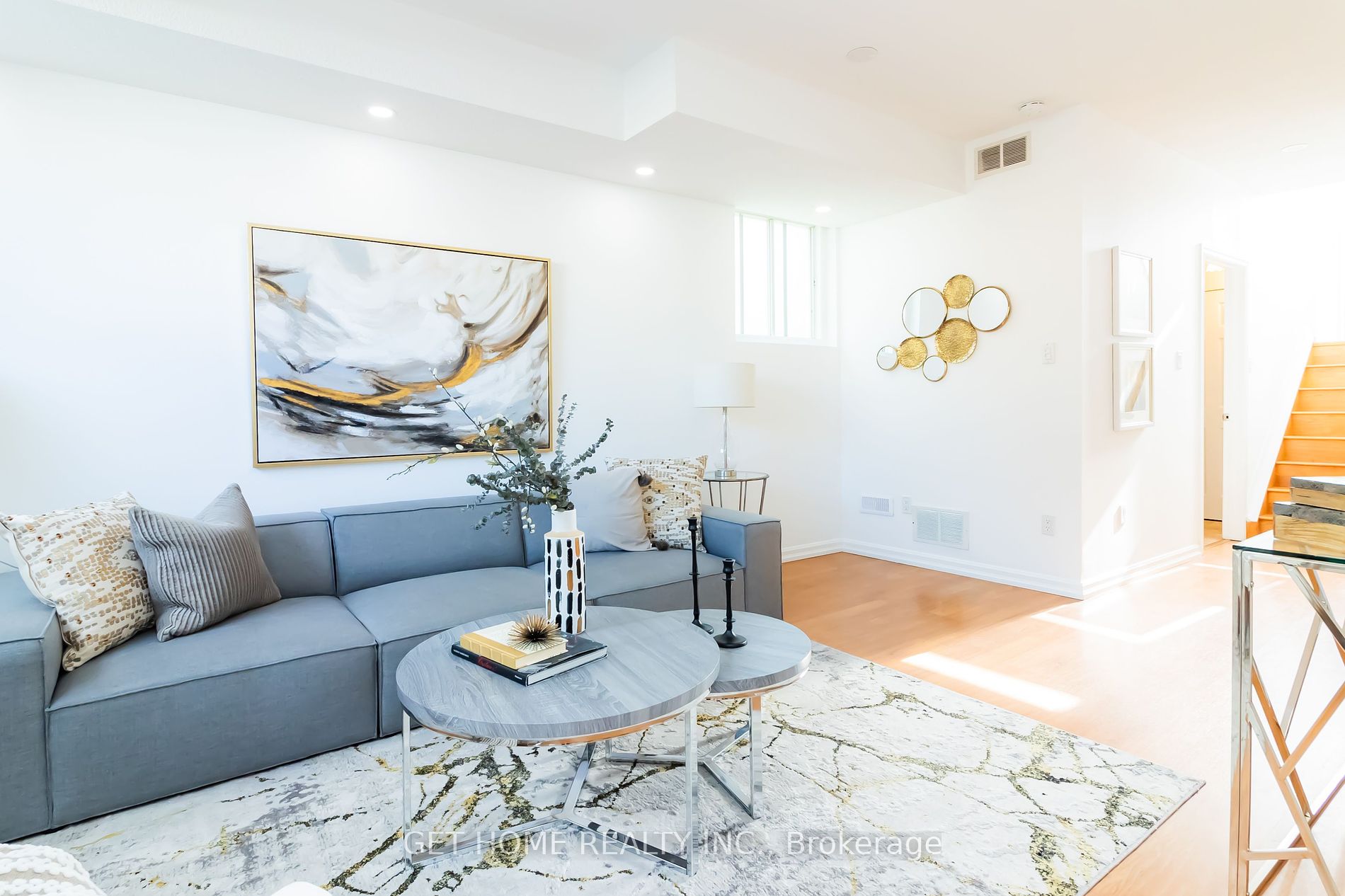 69 Broadlands Crescent