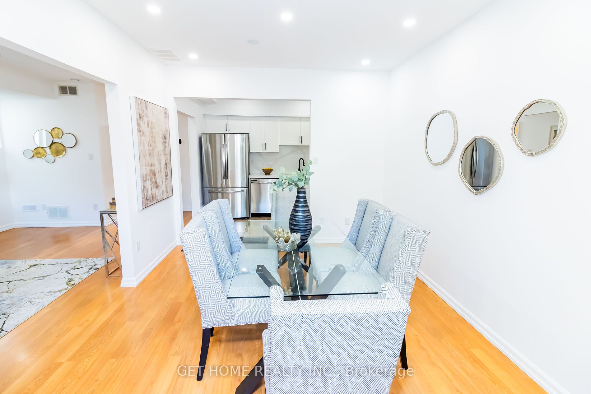 69 Broadlands Crescent