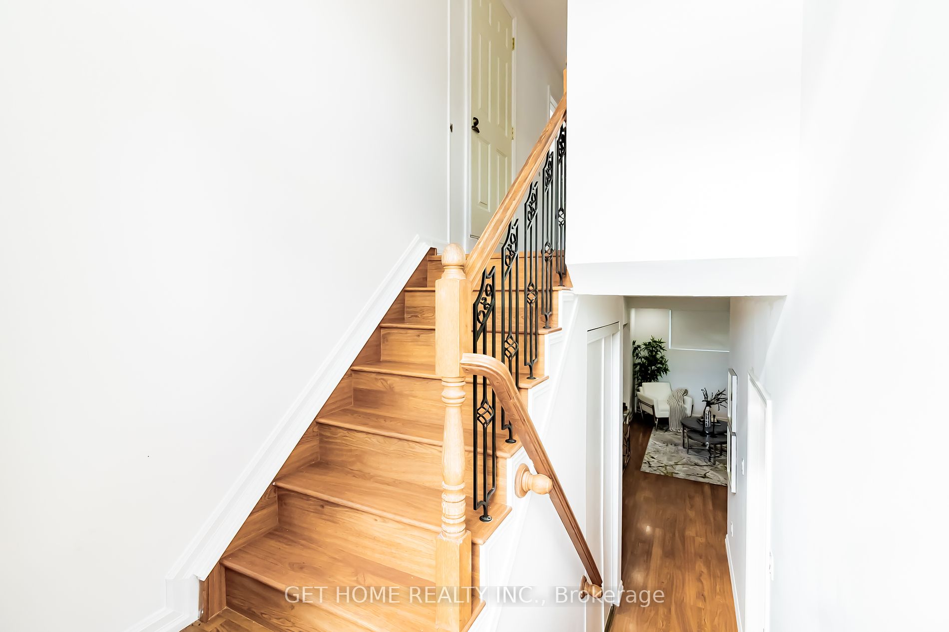 69 Broadlands Crescent