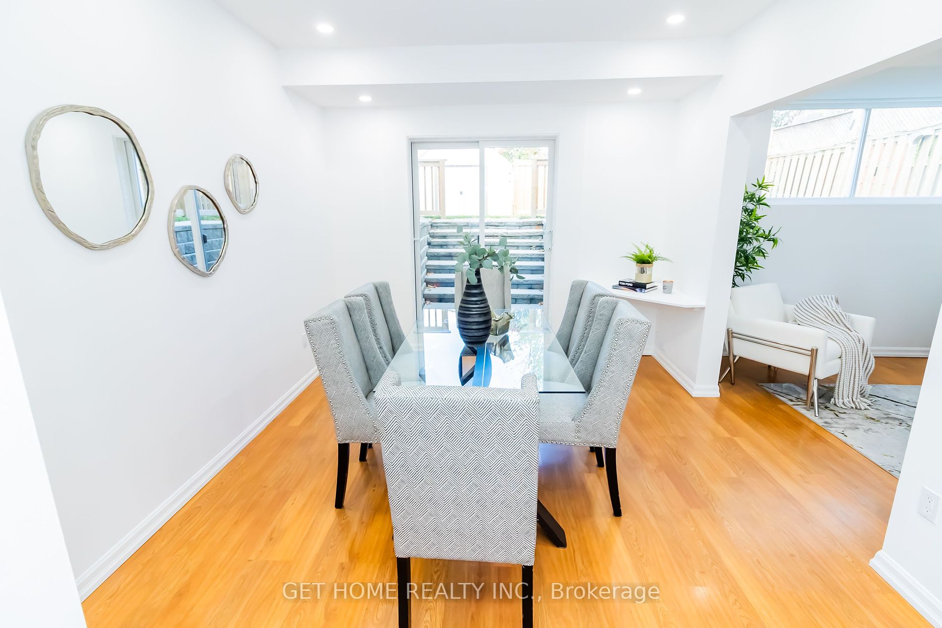 69 Broadlands Crescent