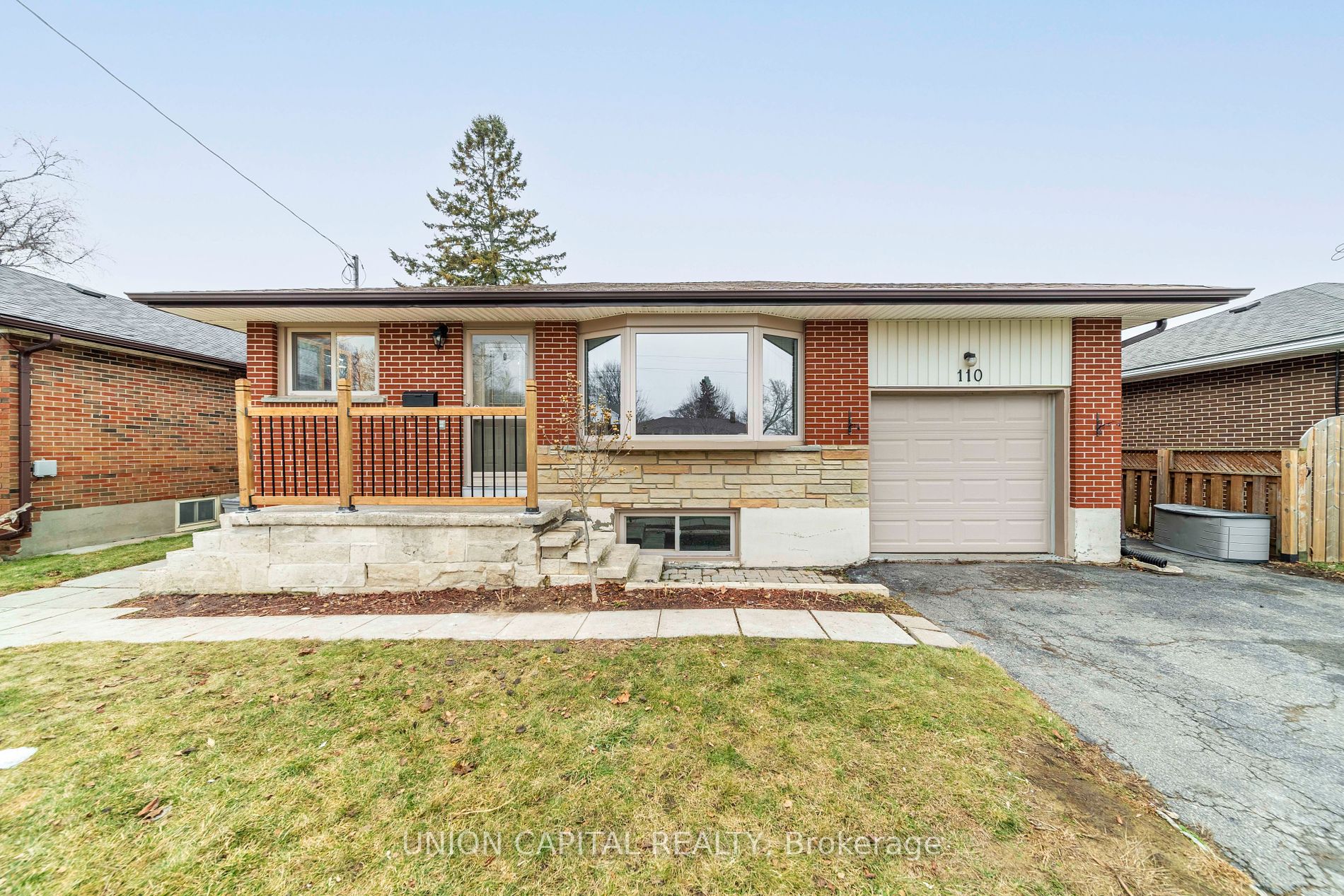 110 Gatineau St, (MLS® E8037214) See this detached house for sale