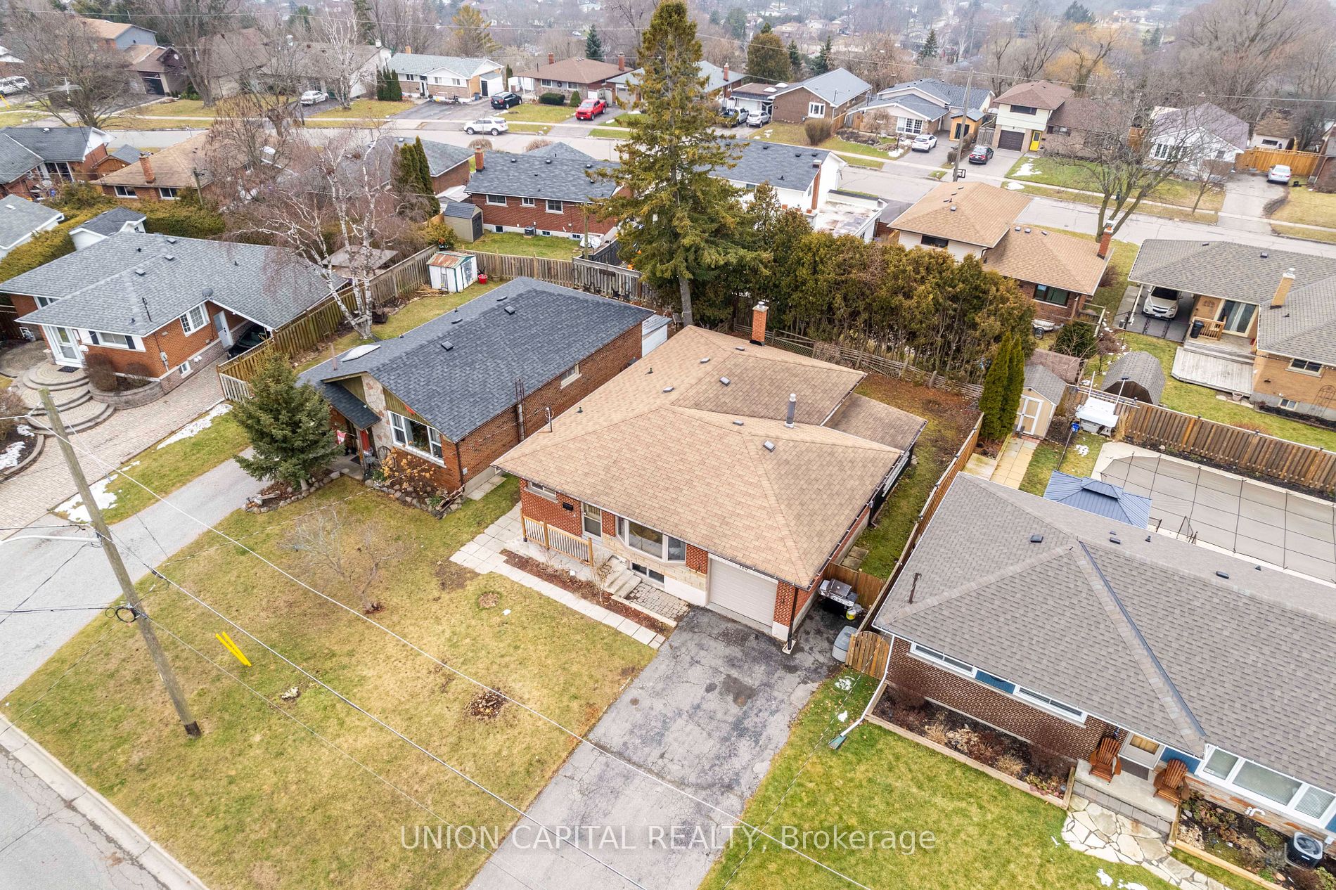 110 Gatineau St, (MLS® E8037214) See this detached house for sale