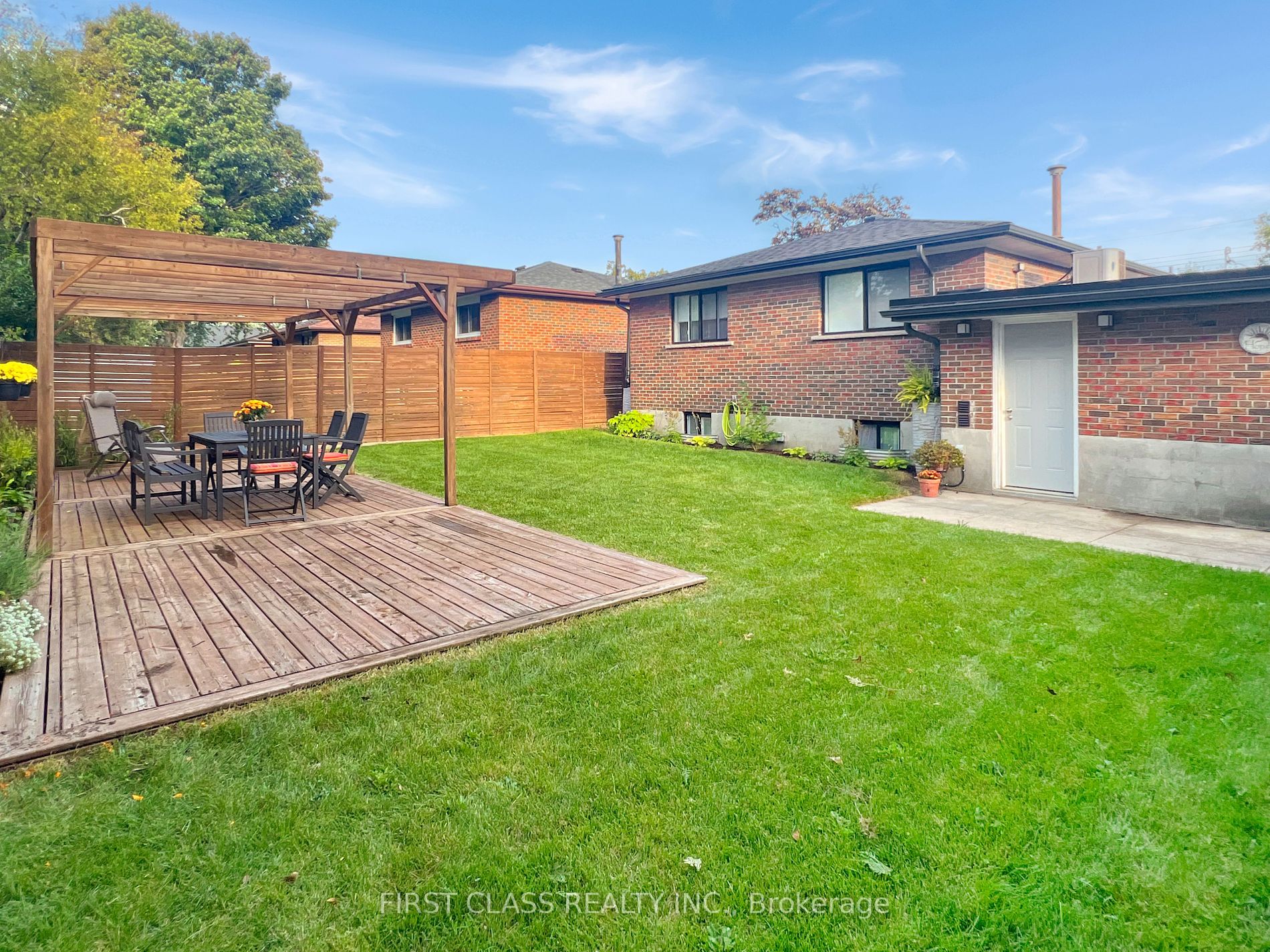 24 Fintona Ave