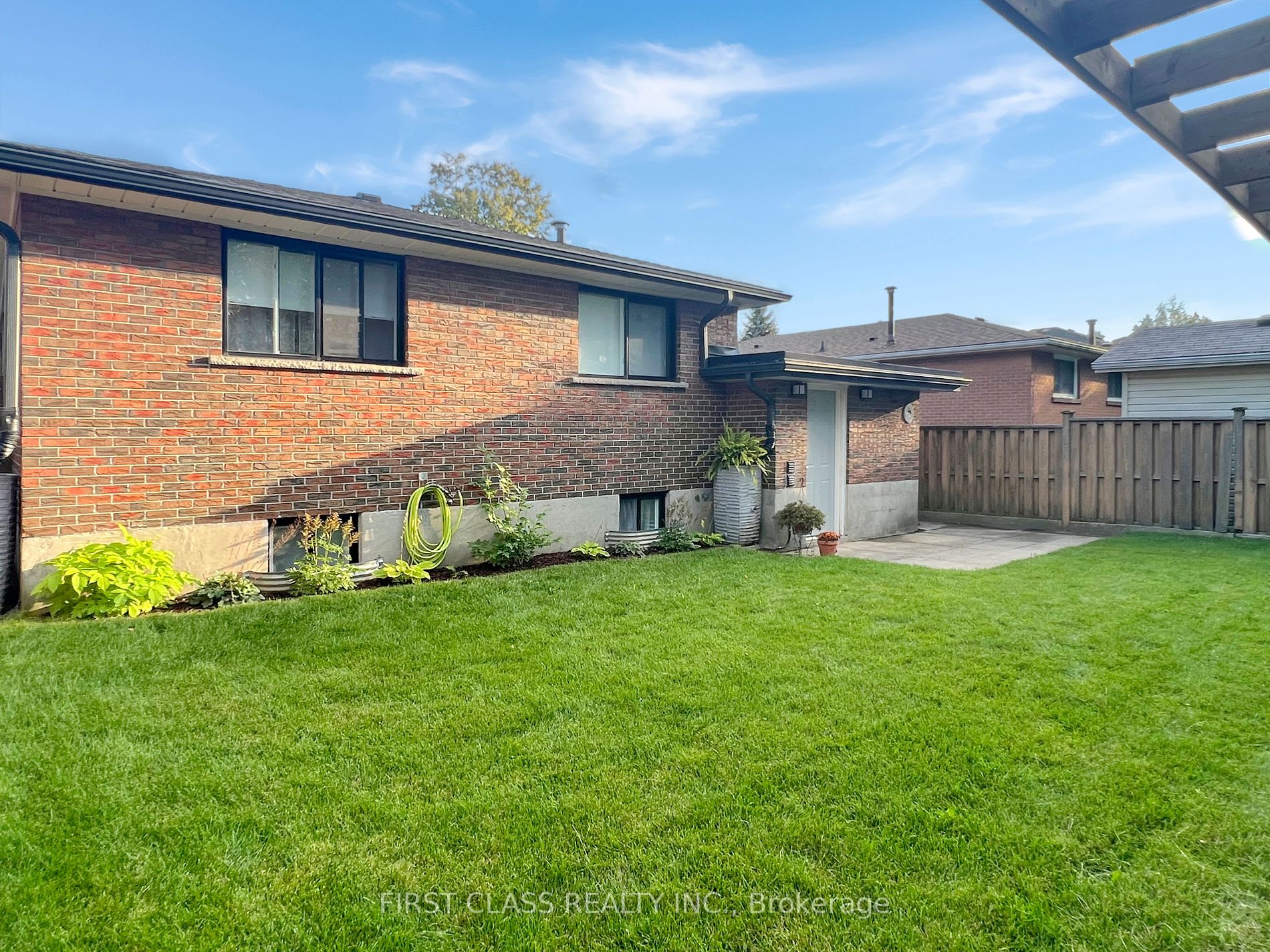 24 Fintona Ave