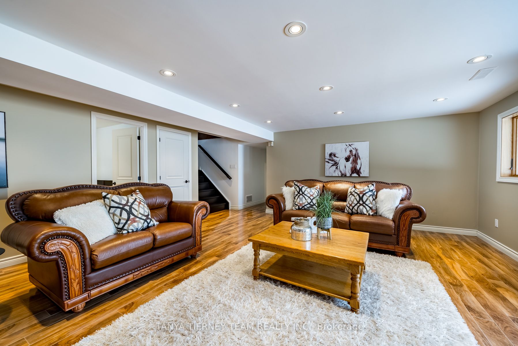 228 Summit Dr