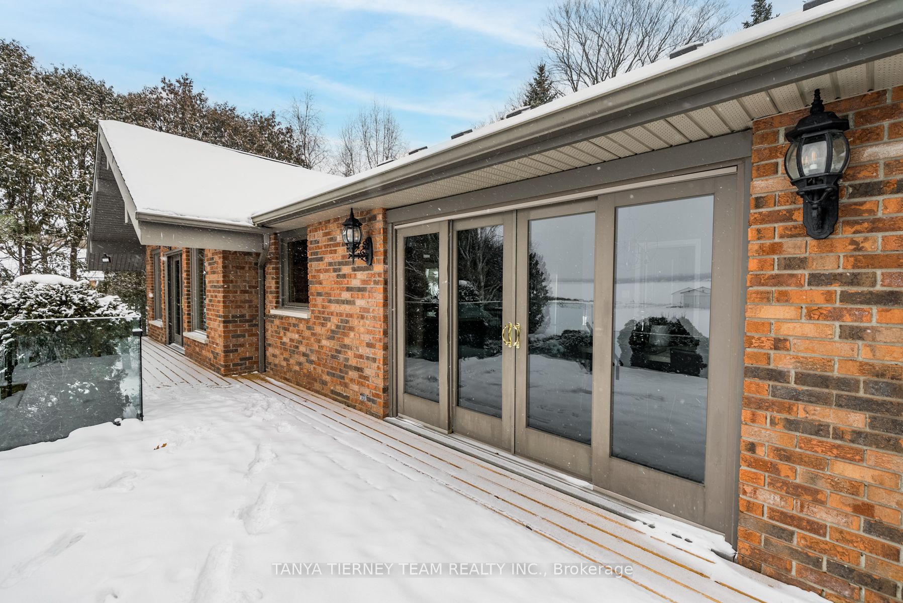 228 Summit Dr