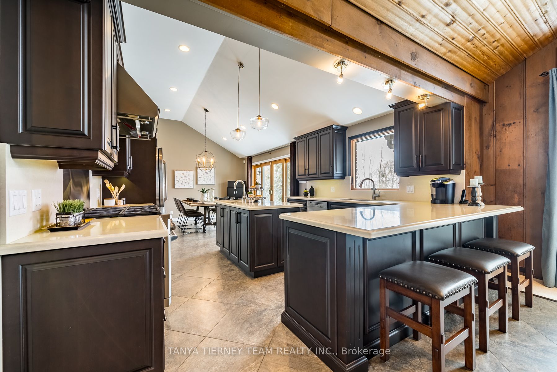 228 Summit Dr