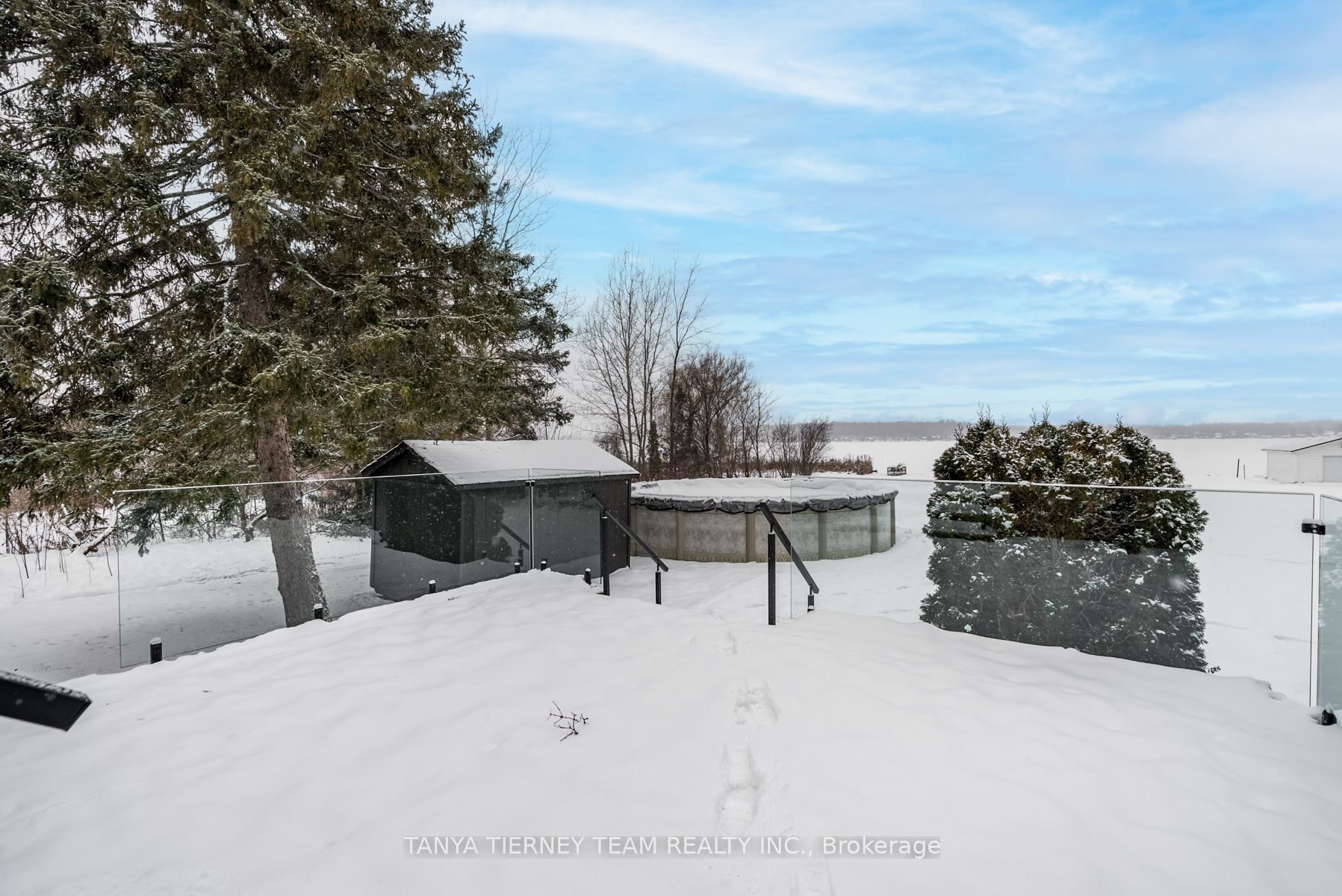 228 Summit Dr