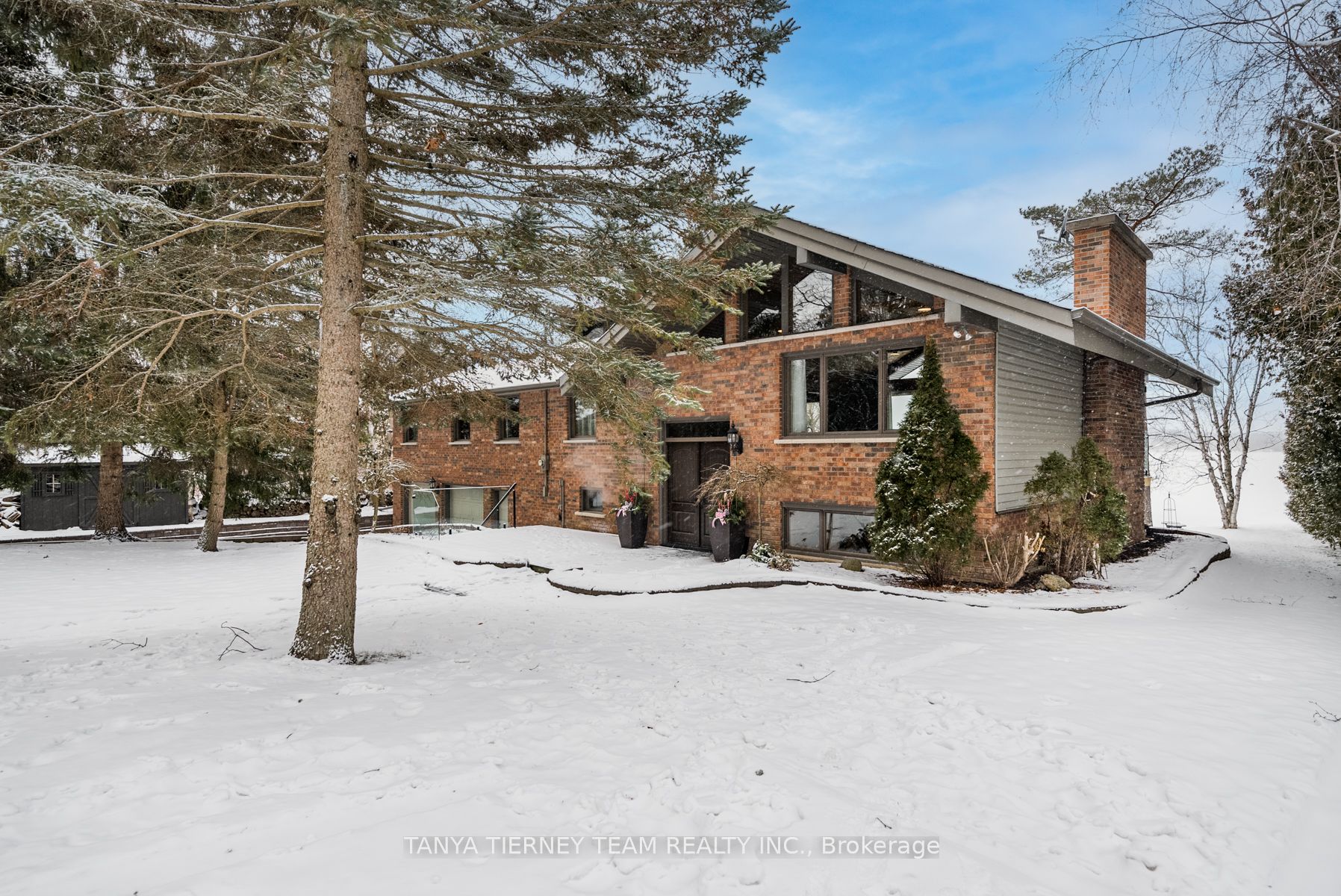 228 Summit Dr