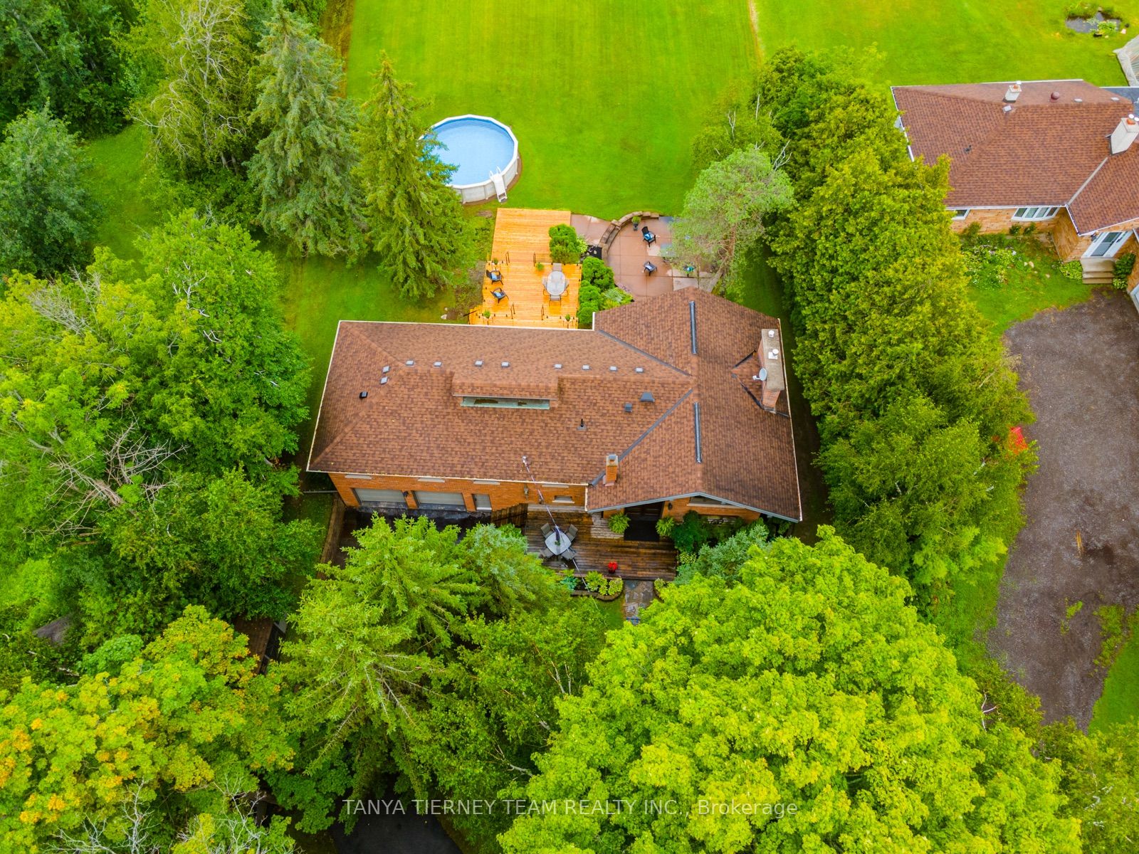 228 Summit Dr