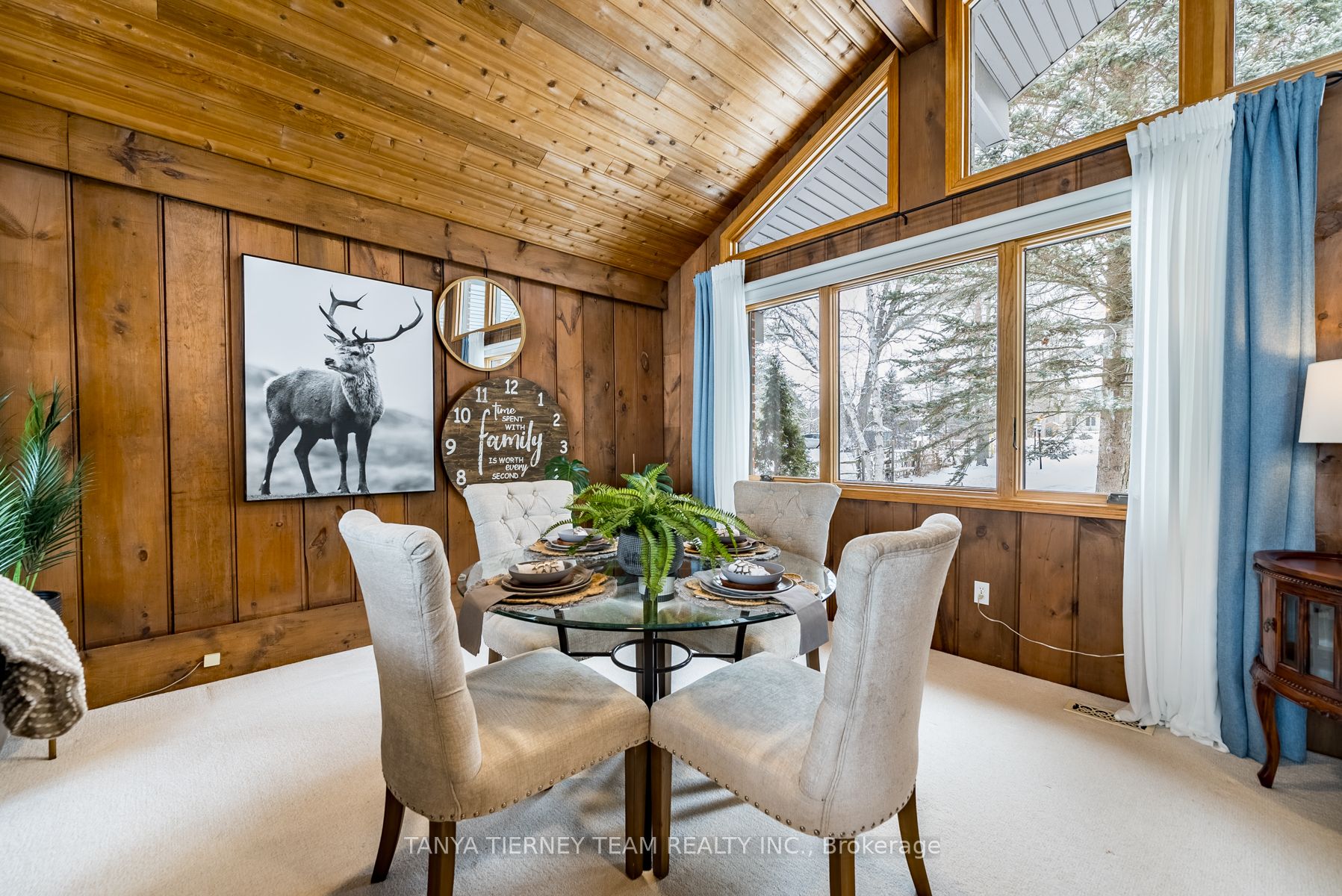 228 Summit Dr