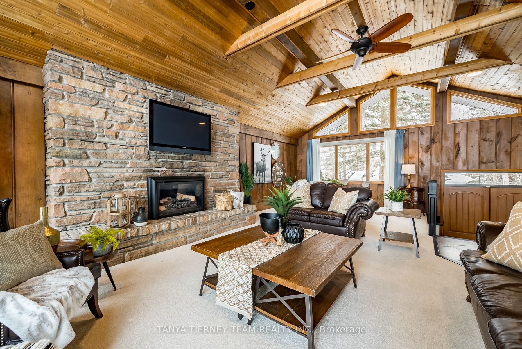 228 Summit Dr