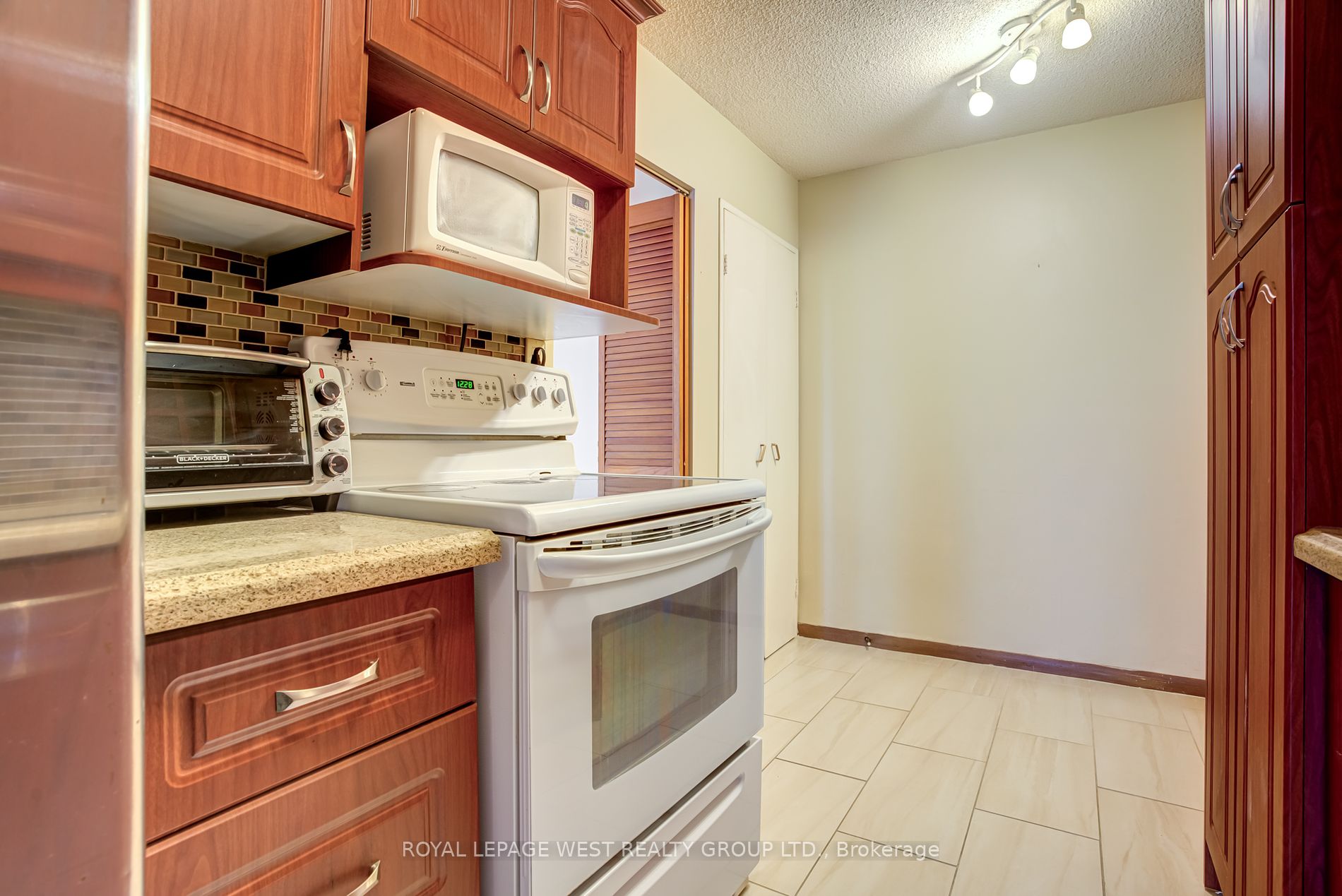 1250 Bridletowne Circ S, #211