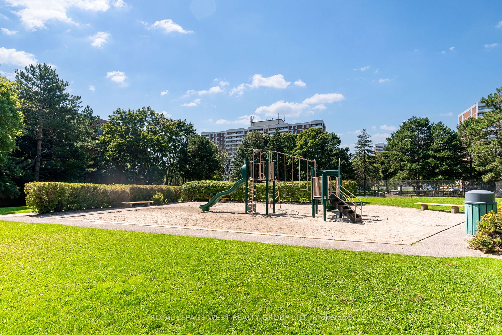 1250 Bridletowne Circ S, #211