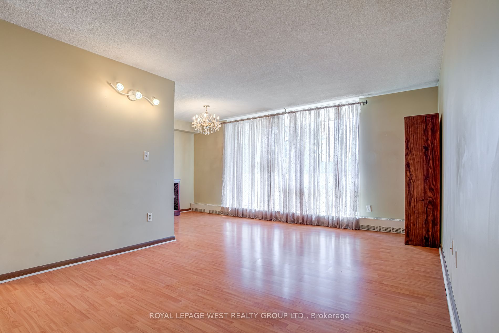 1250 Bridletowne Circ S, #211