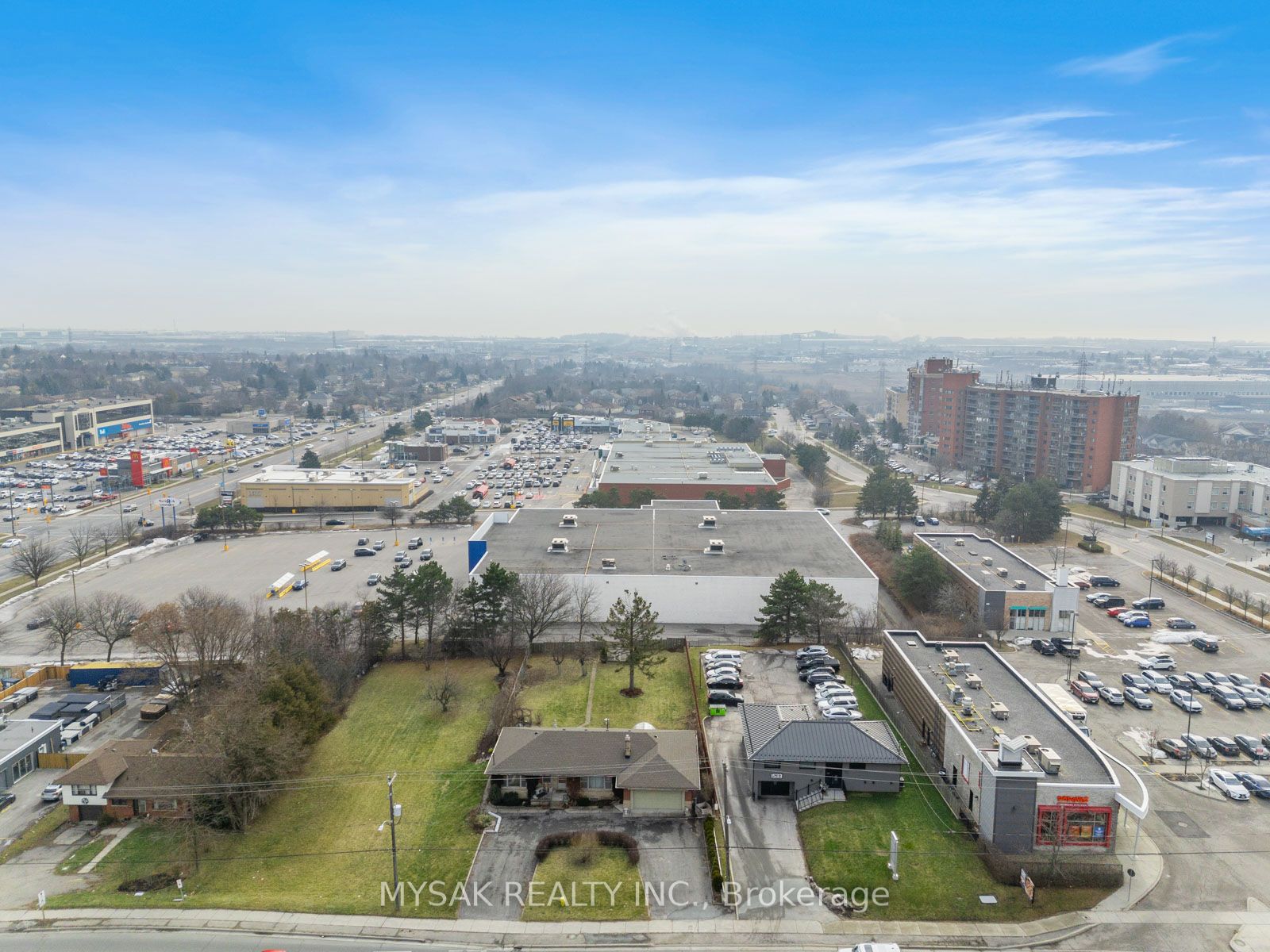 1535 Dundas Street E