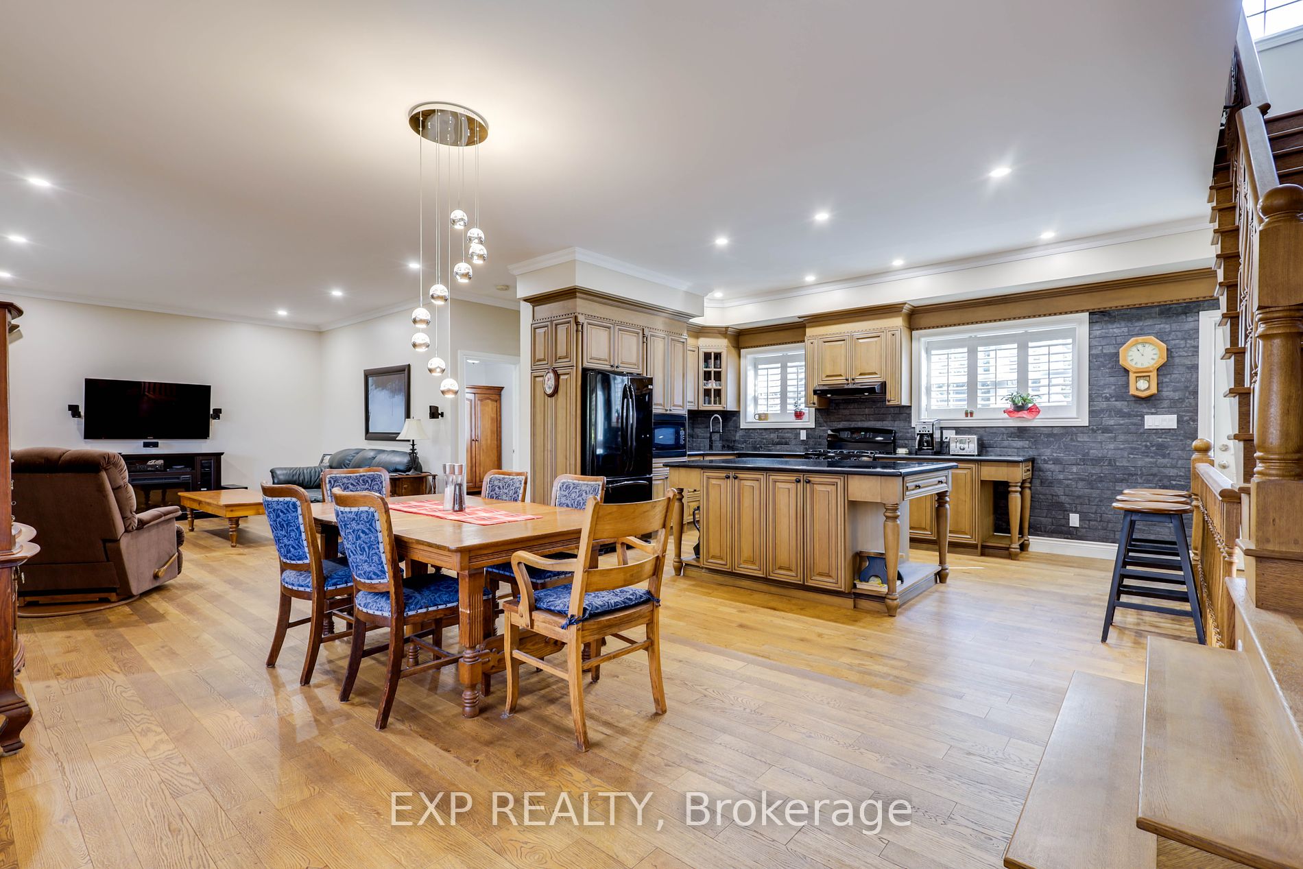53 Georgina Dr