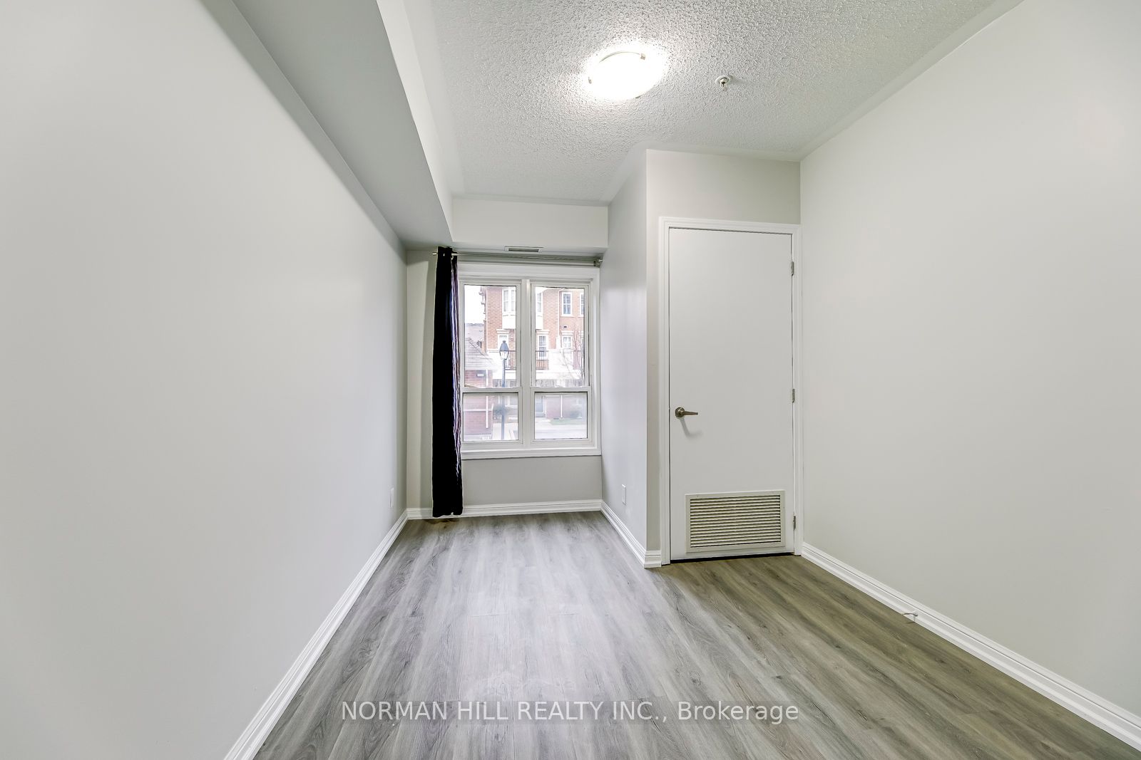 60 Mendelssohn Street, #104