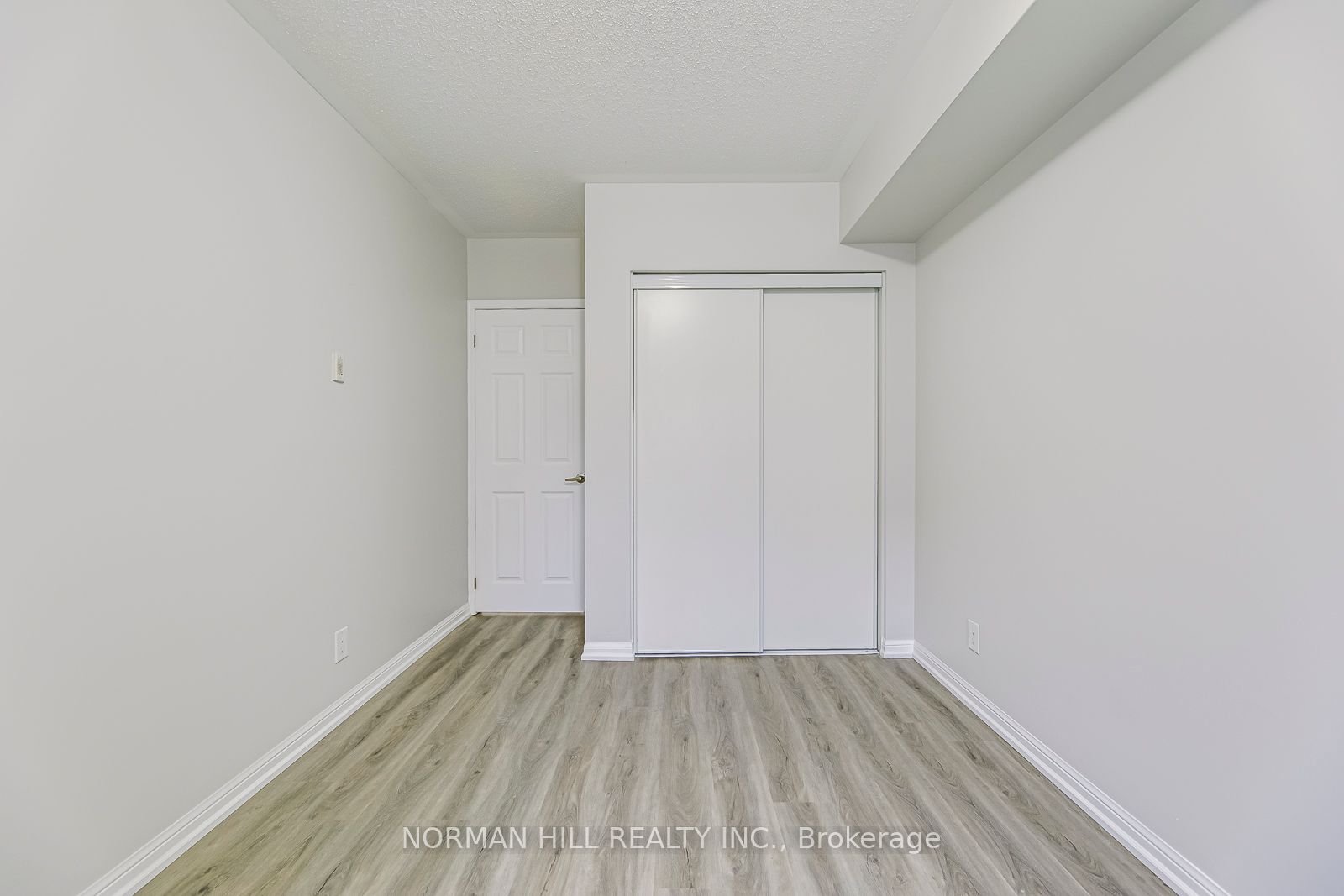 60 Mendelssohn Street, #104