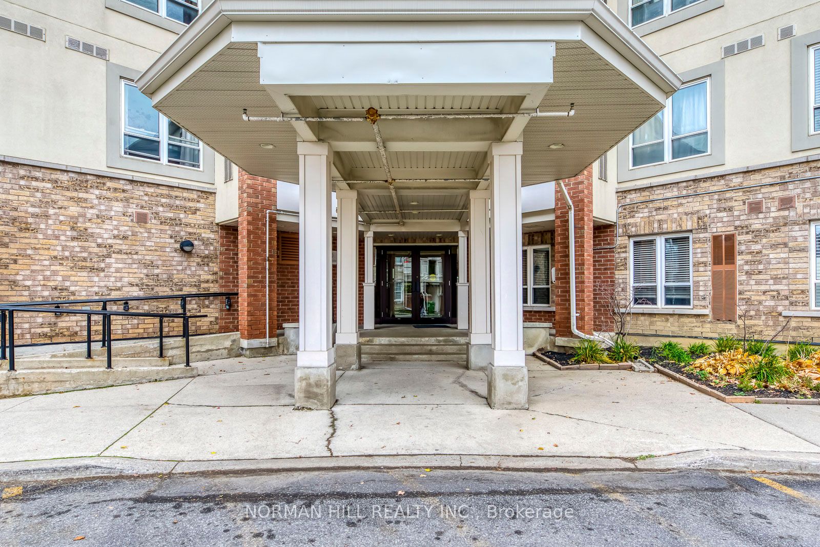 60 Mendelssohn Street, #104