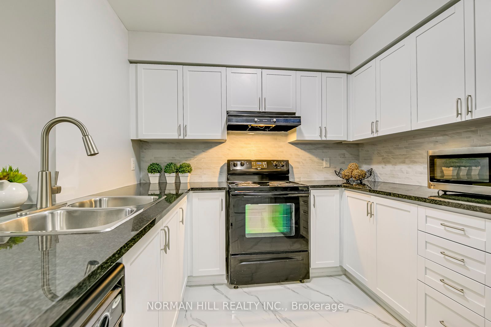 60 Mendelssohn Street, #104