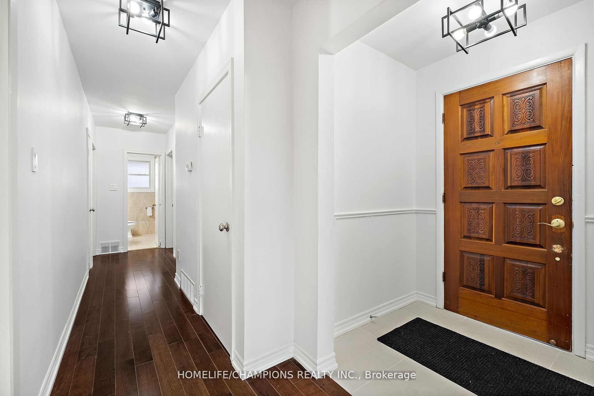 15 Stonehenge Crescent