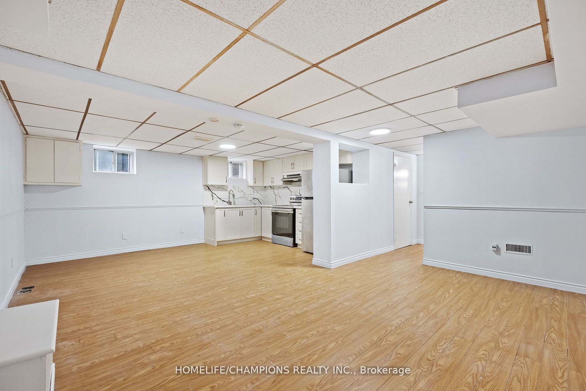 15 Stonehenge Crescent