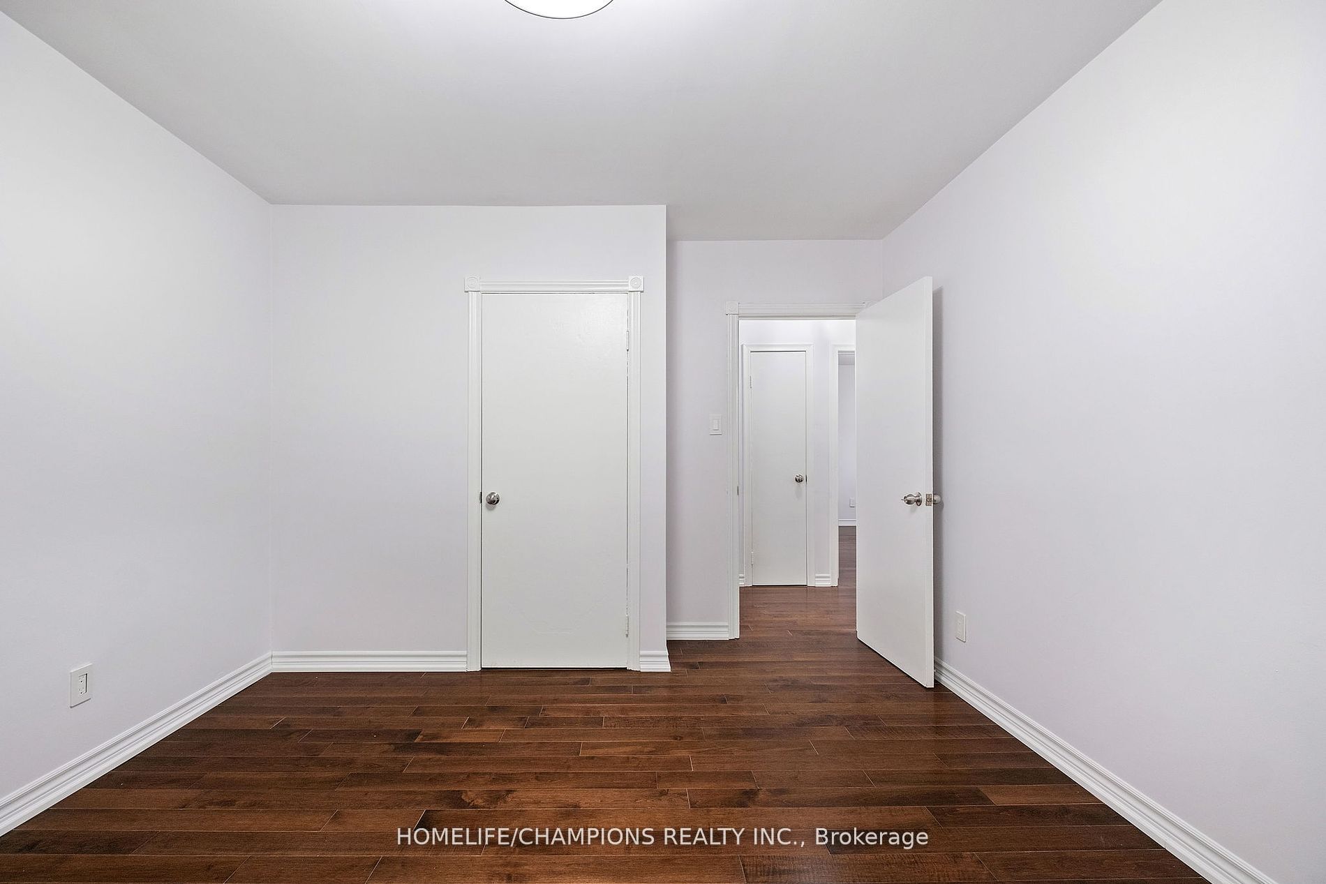 15 Stonehenge Crescent