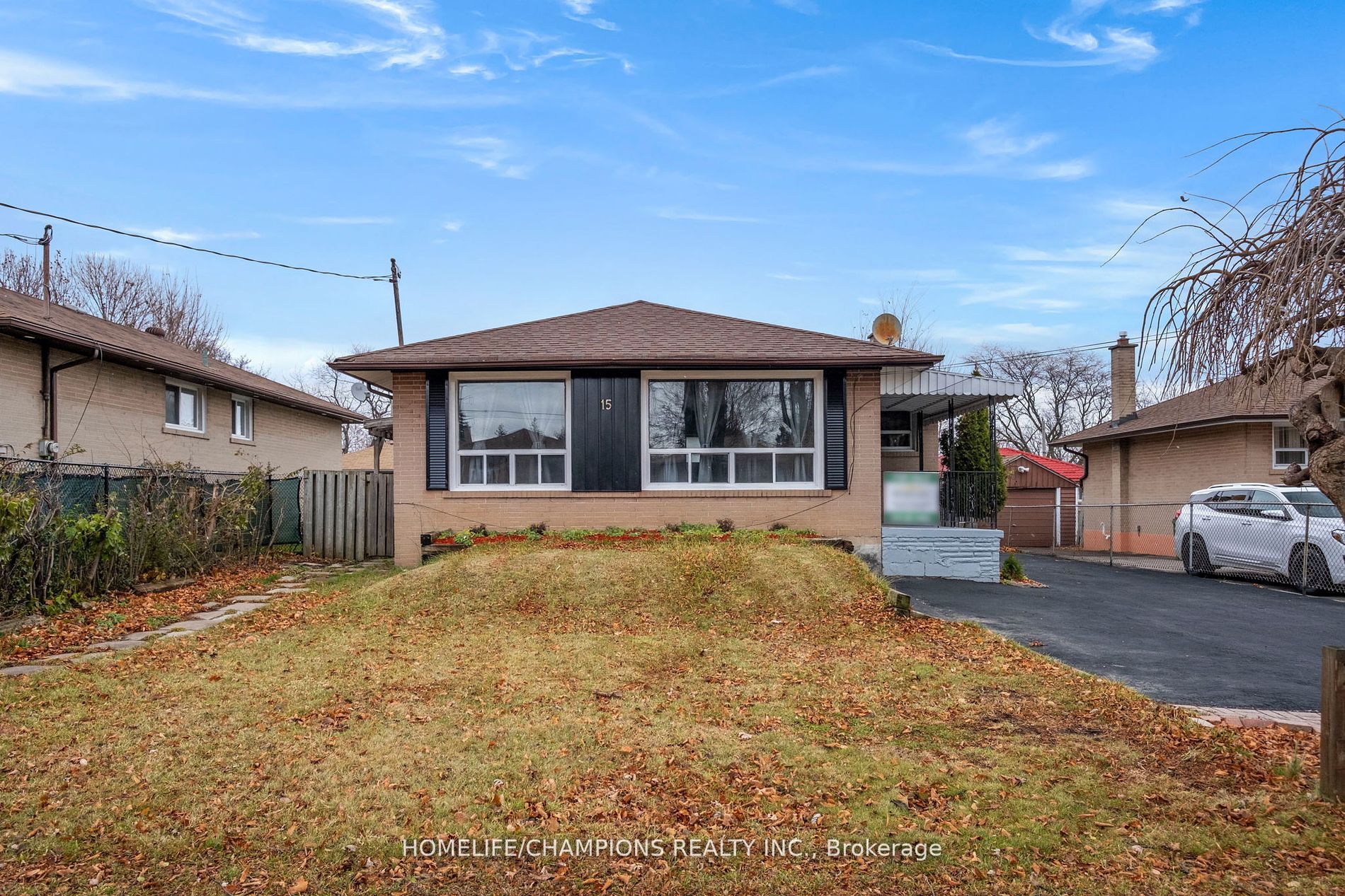 15 Stonehenge Crescent