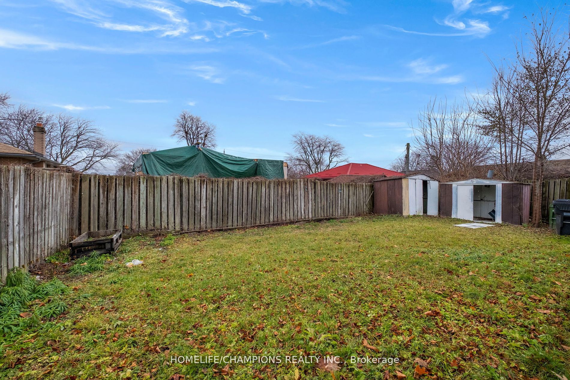 15 Stonehenge Crescent