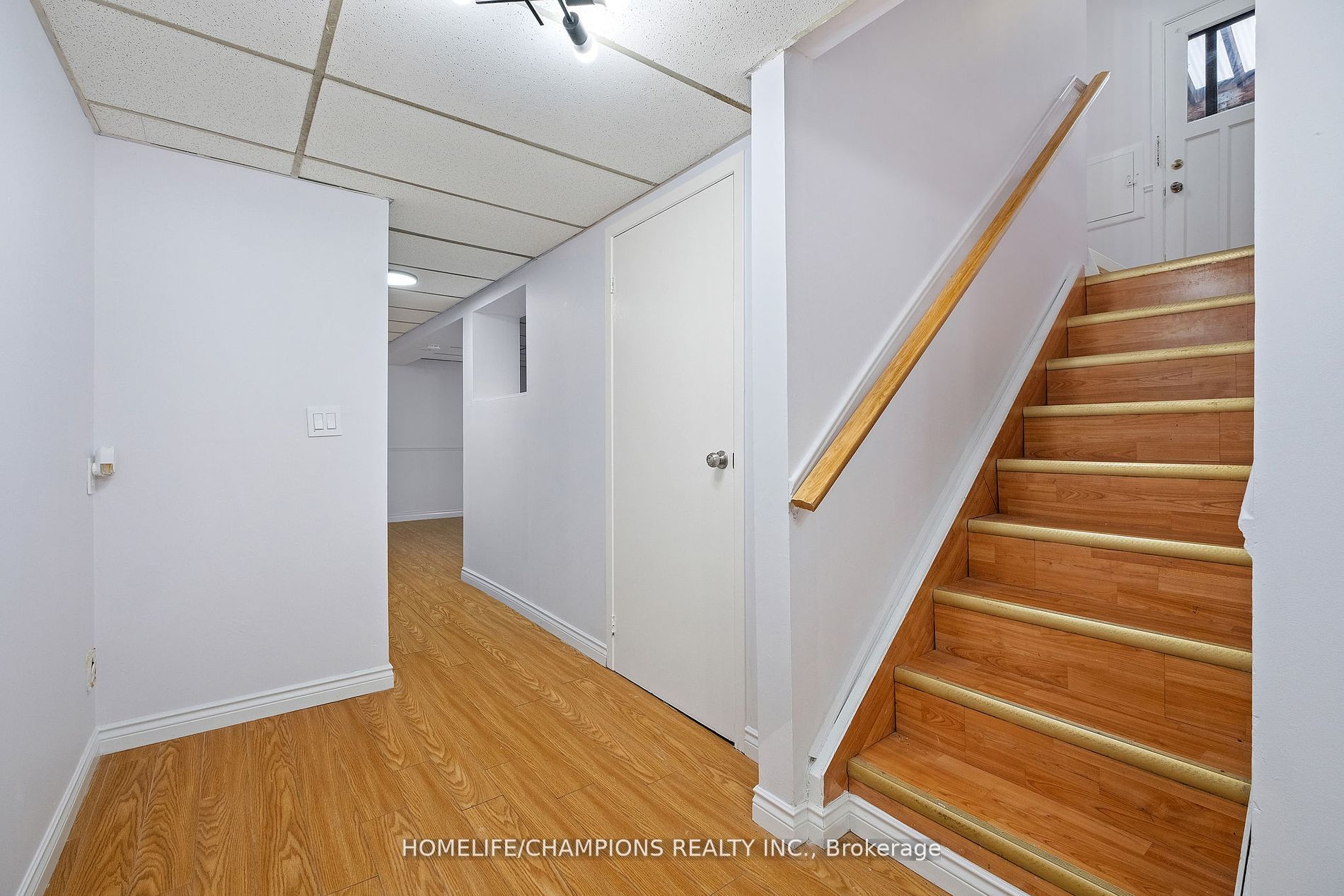 15 Stonehenge Crescent