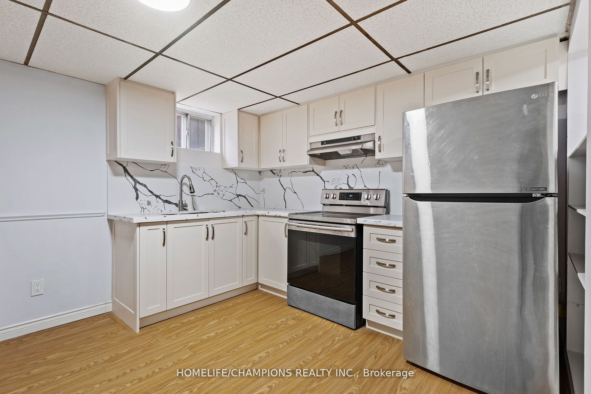 15 Stonehenge Crescent