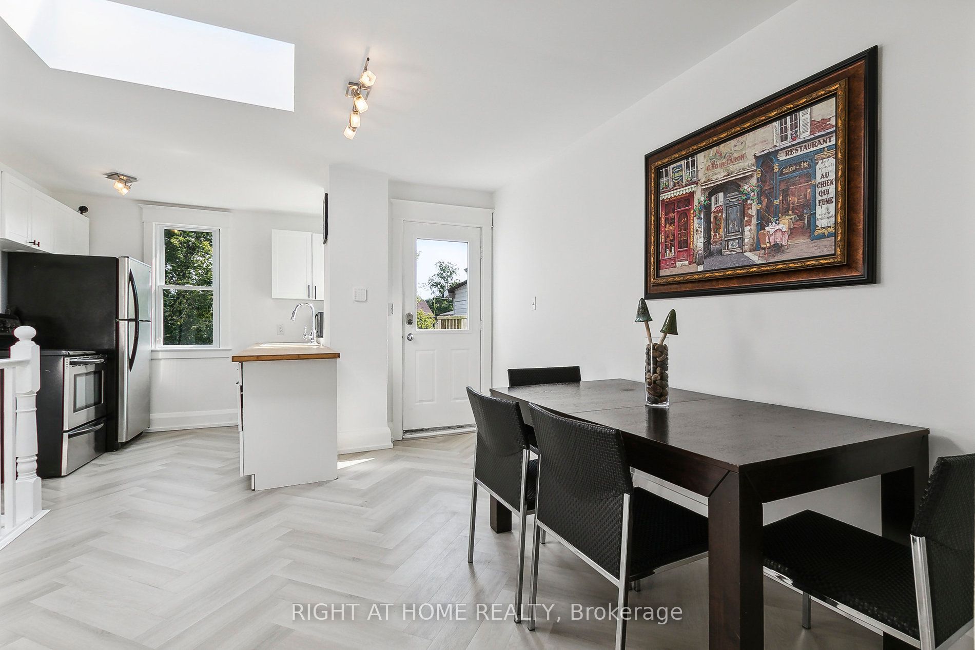 1055 Woodbine Avenue