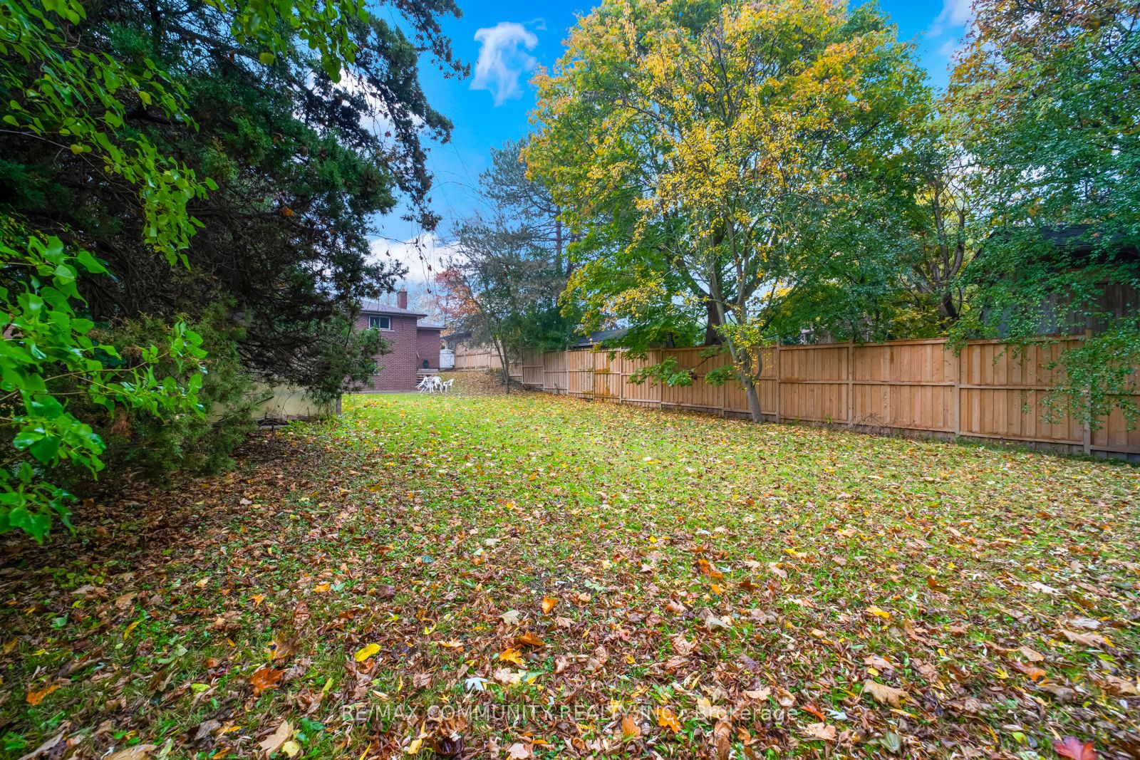 740 Meadowvale Rd