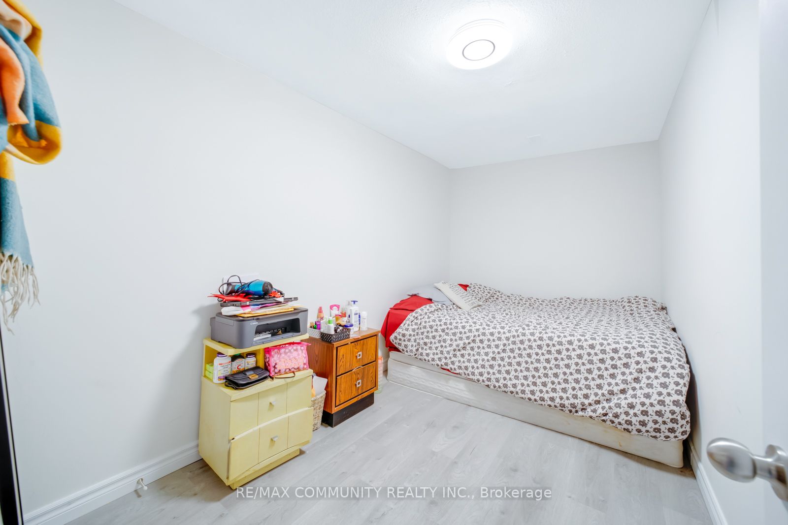 740 Meadowvale Rd