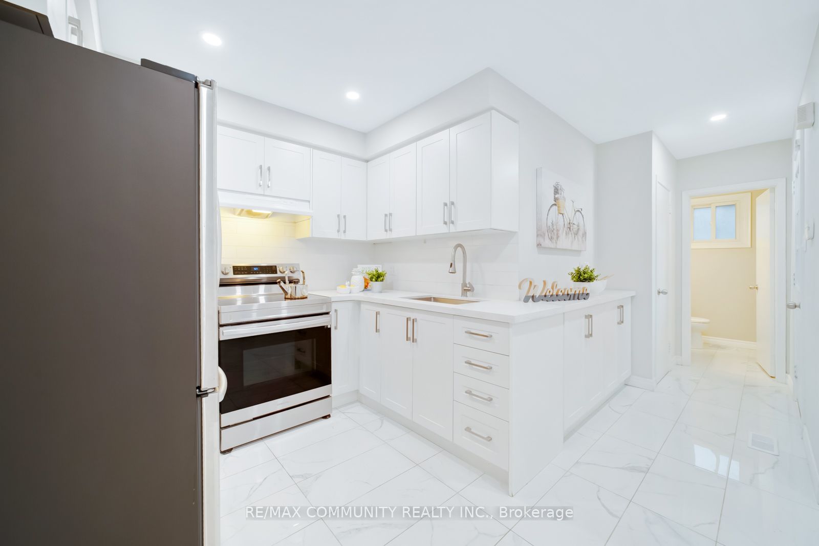 740 Meadowvale Rd