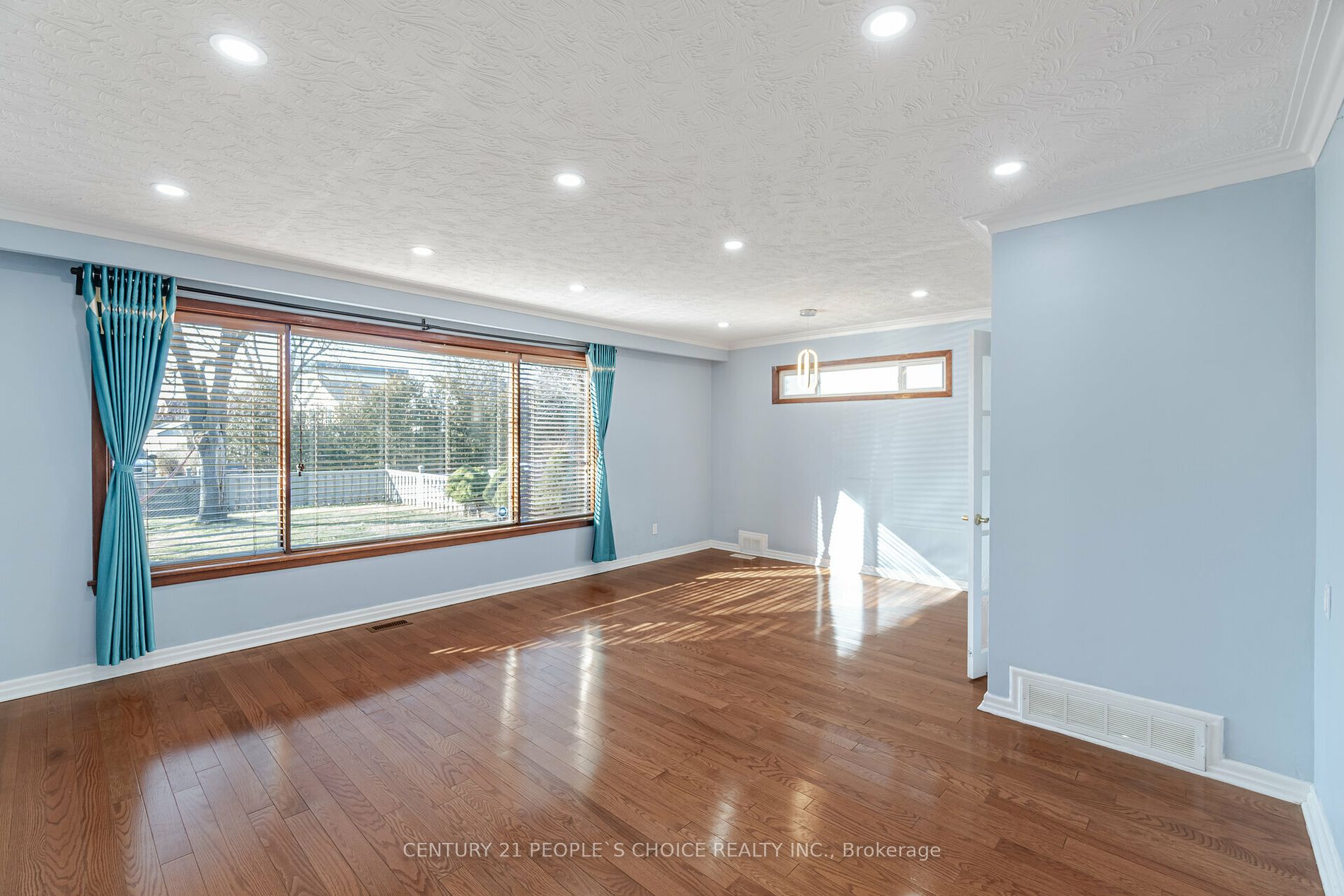 8 Bonnechere Crescent