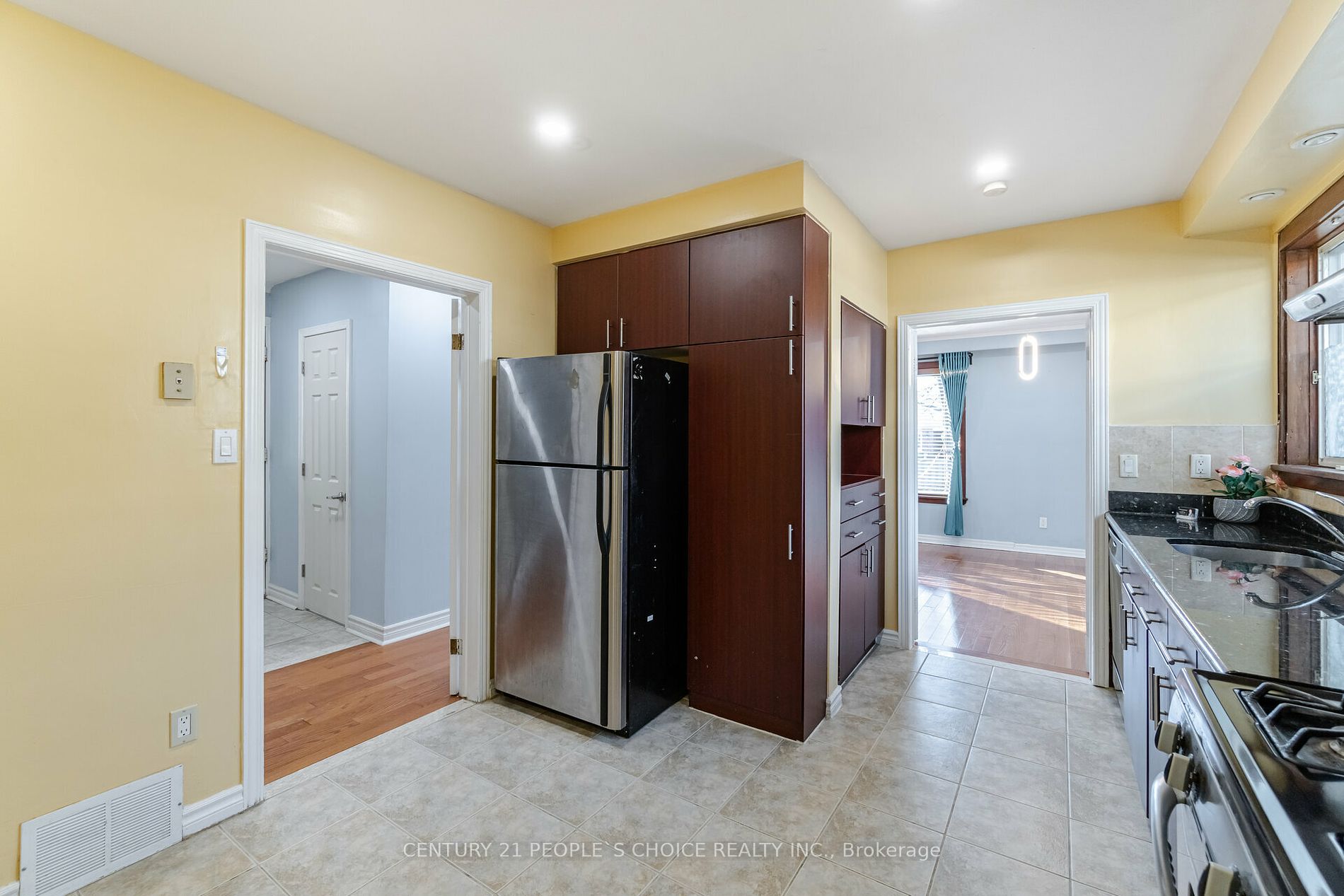 8 Bonnechere Crescent