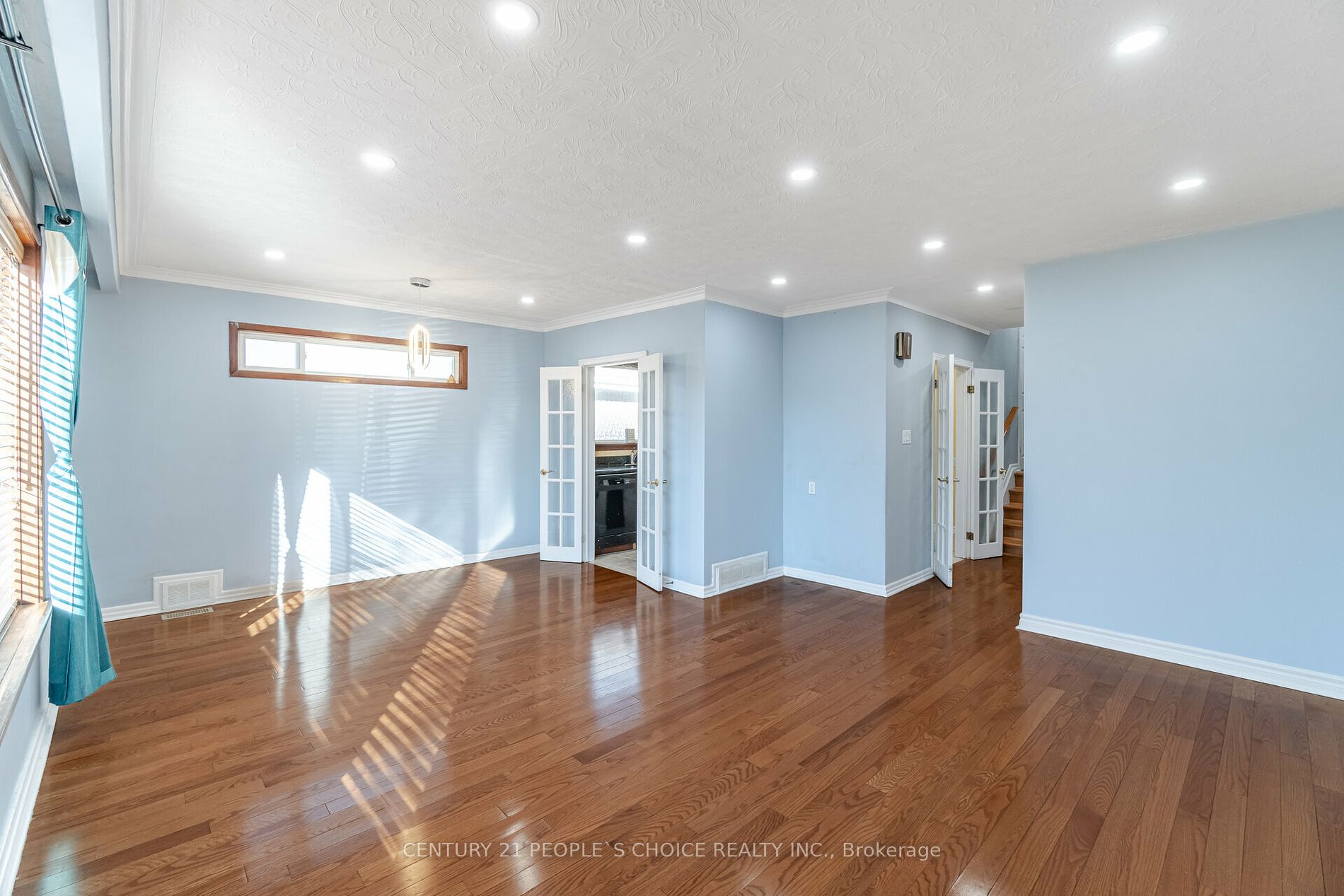 8 Bonnechere Crescent