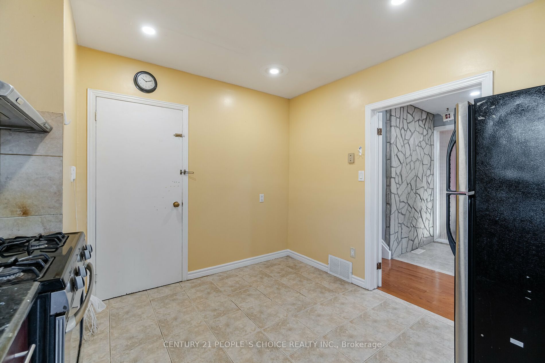 8 Bonnechere Crescent