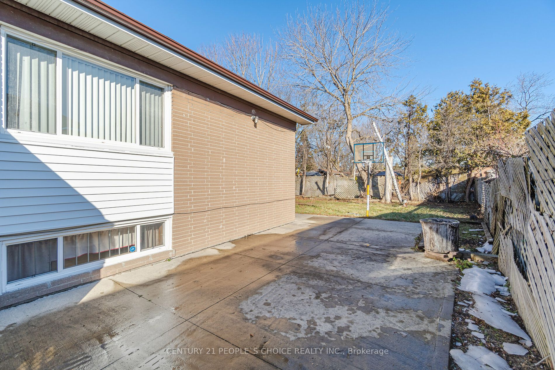 8 Bonnechere Crescent